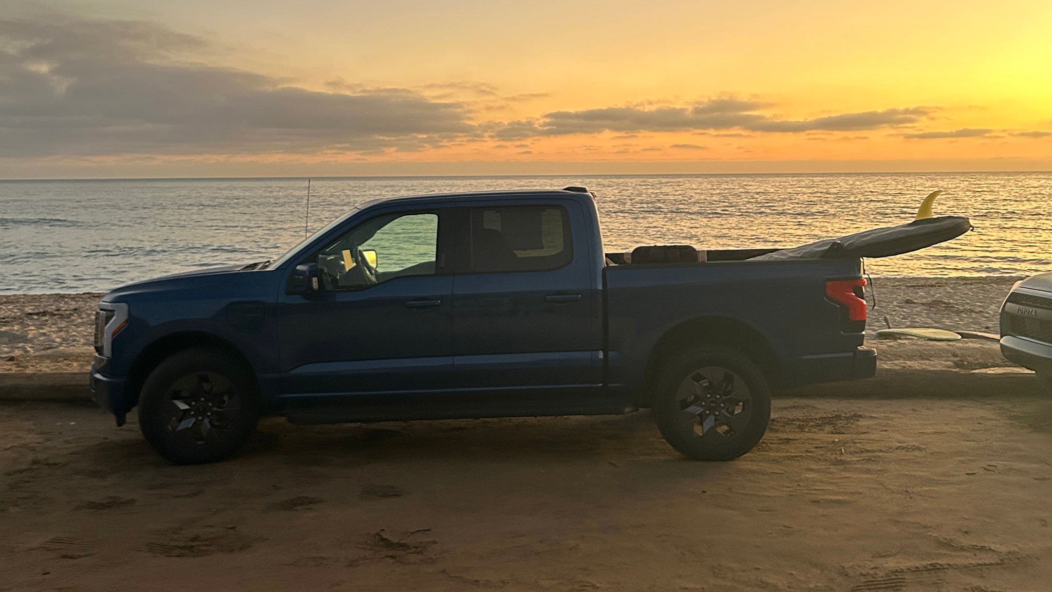 2022 ford f150 lightning 26