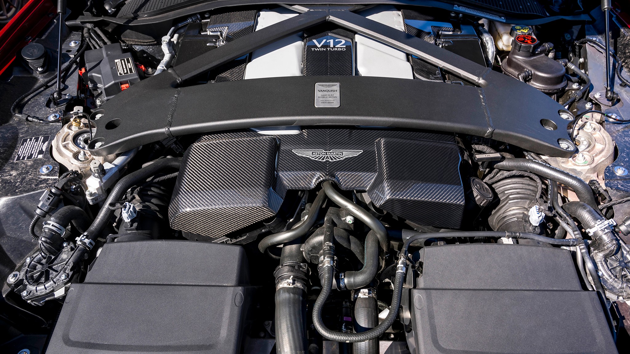 2025 aston martin vanquish 17