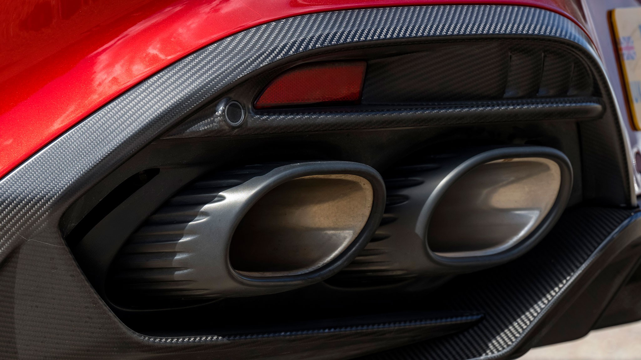 2025 aston martin vanquish 15