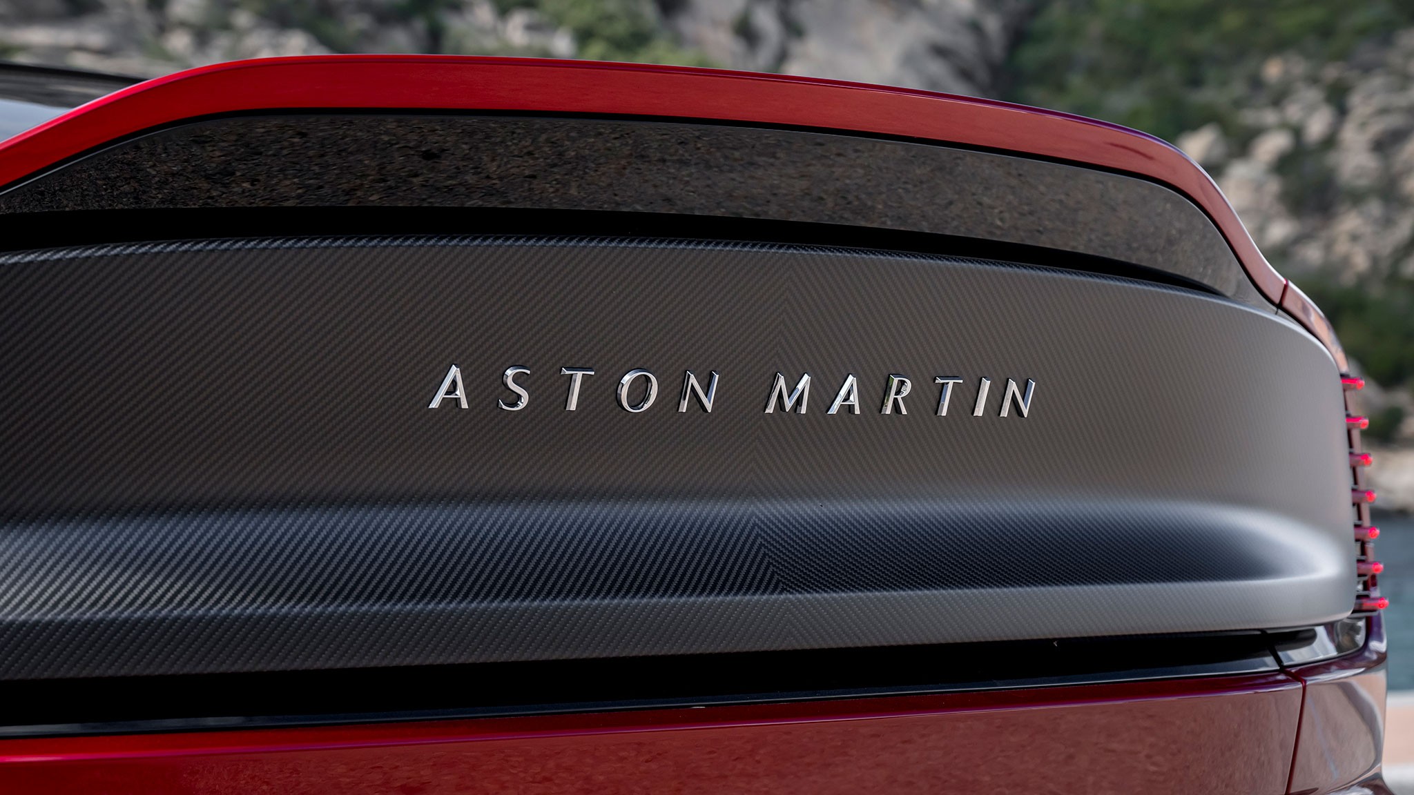 2025 aston martin vanquish 14