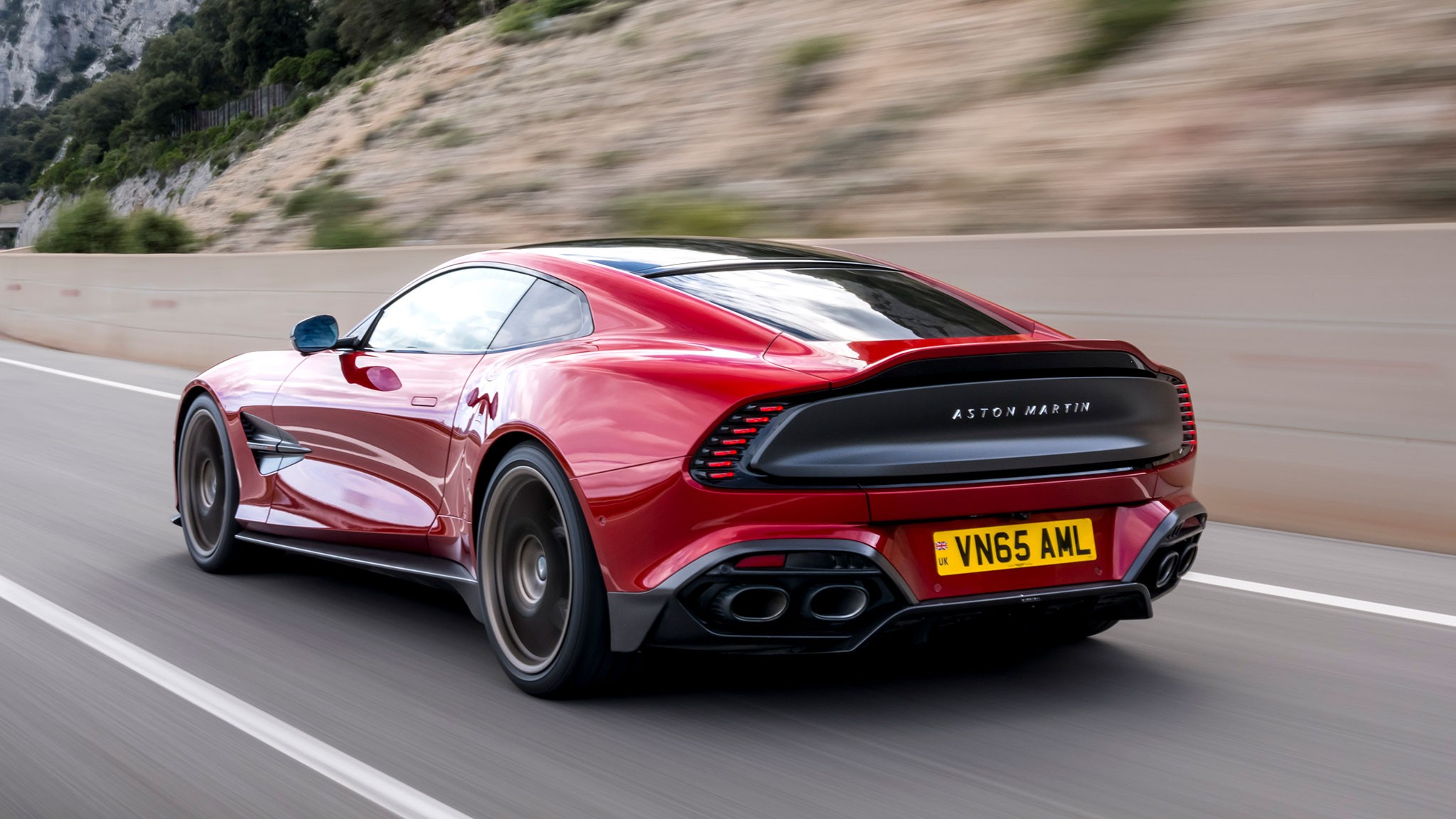 2025 aston martin vanquish 10