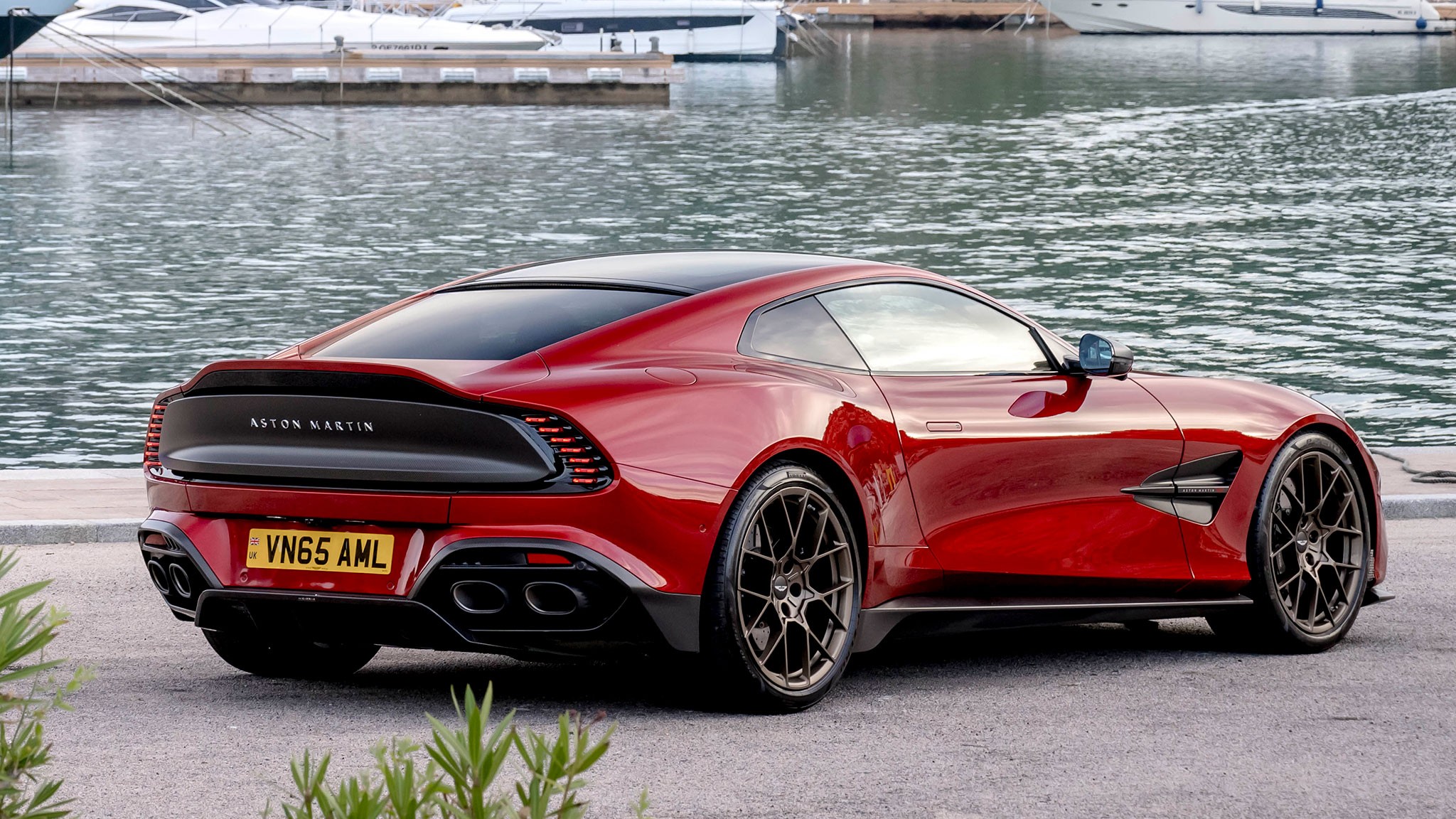 2025 aston martin vanquish 05