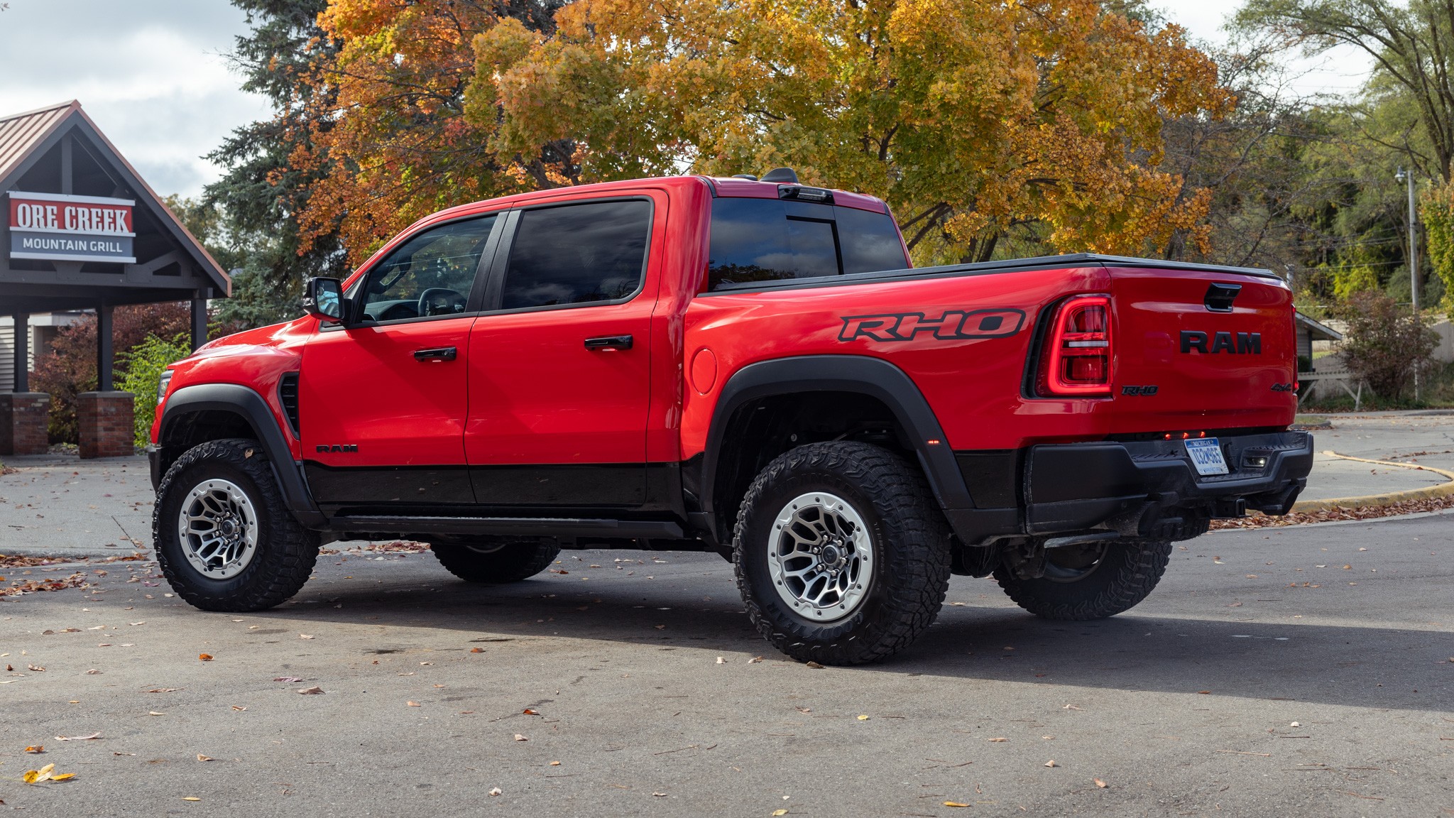 002 2025 RAM 1500 RHO Rear Three Quarter Static