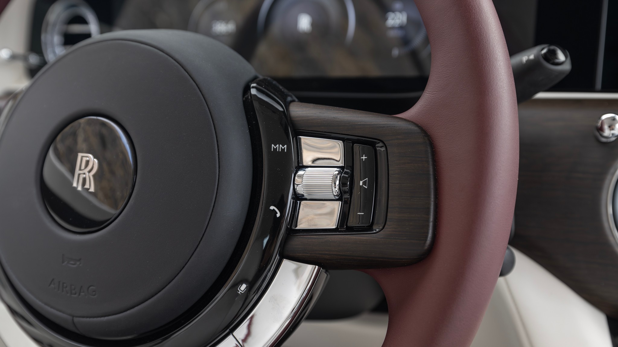 033 2024 Rolls Royce Spectre