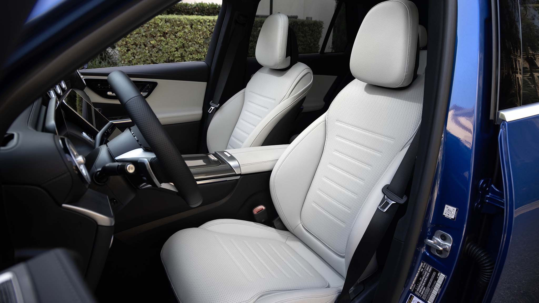 021 2025 mercedes benz glc350e front seats