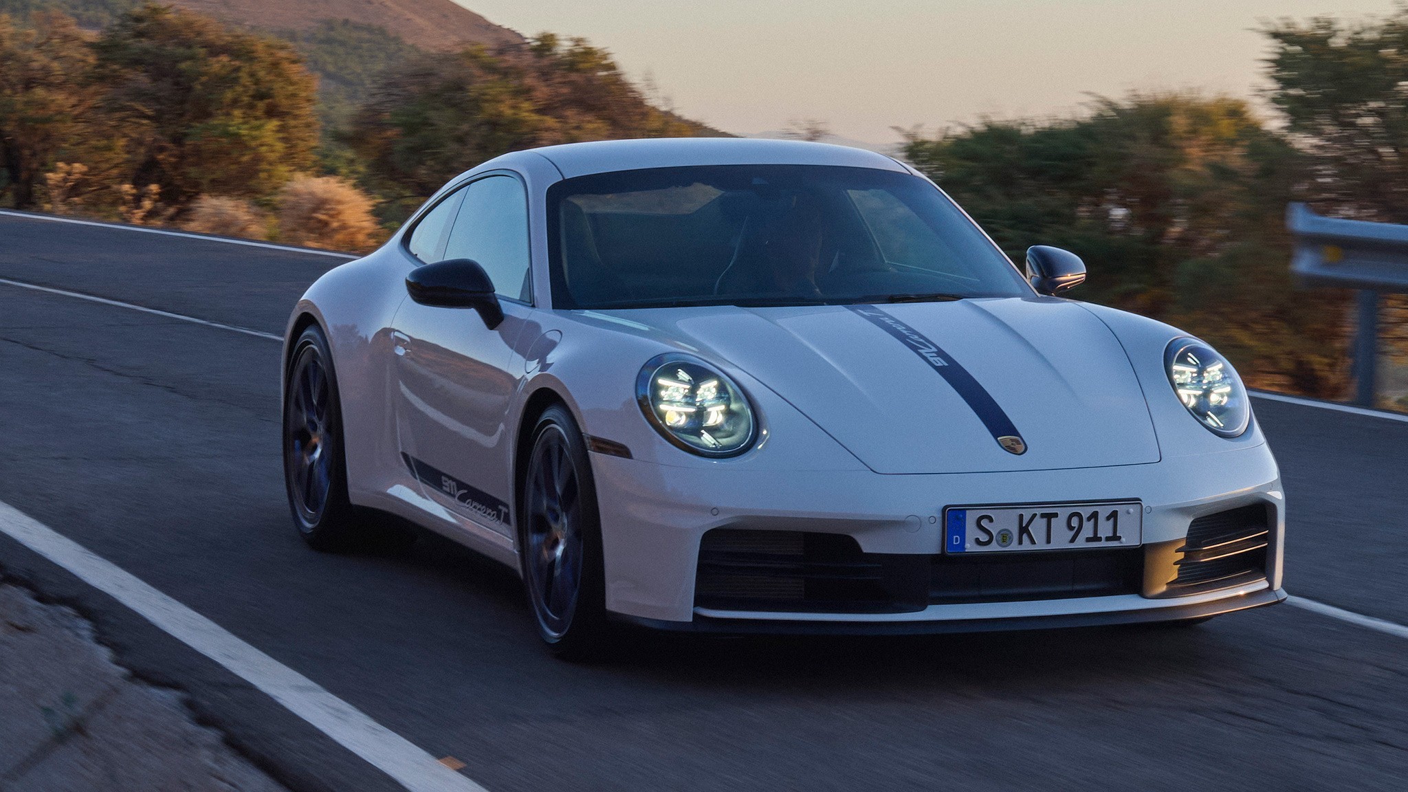 2025 Porsche 911 Carrera T coupe 12