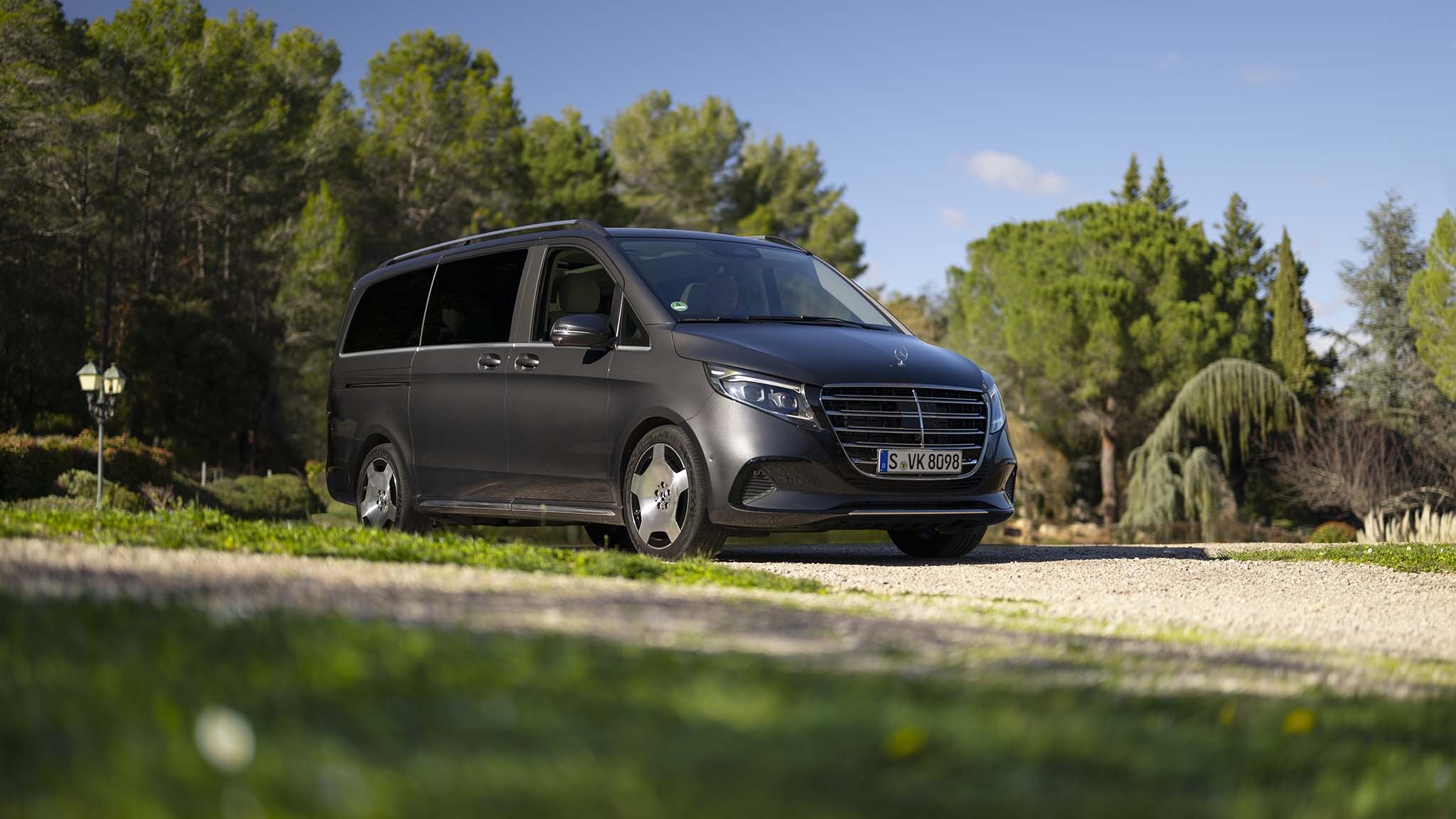 002 mercedes benz v300d