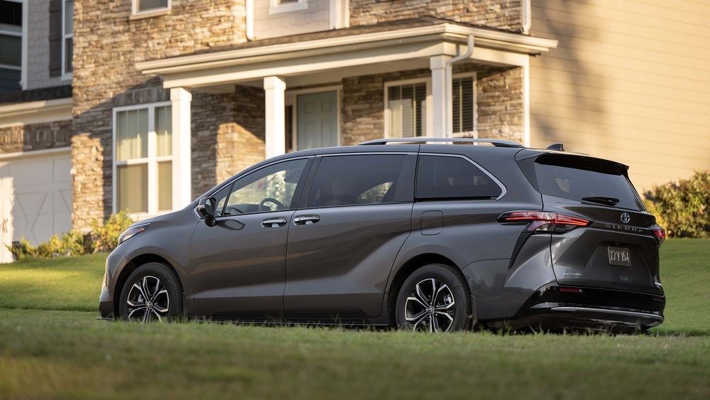 002 2025 toyota sienna