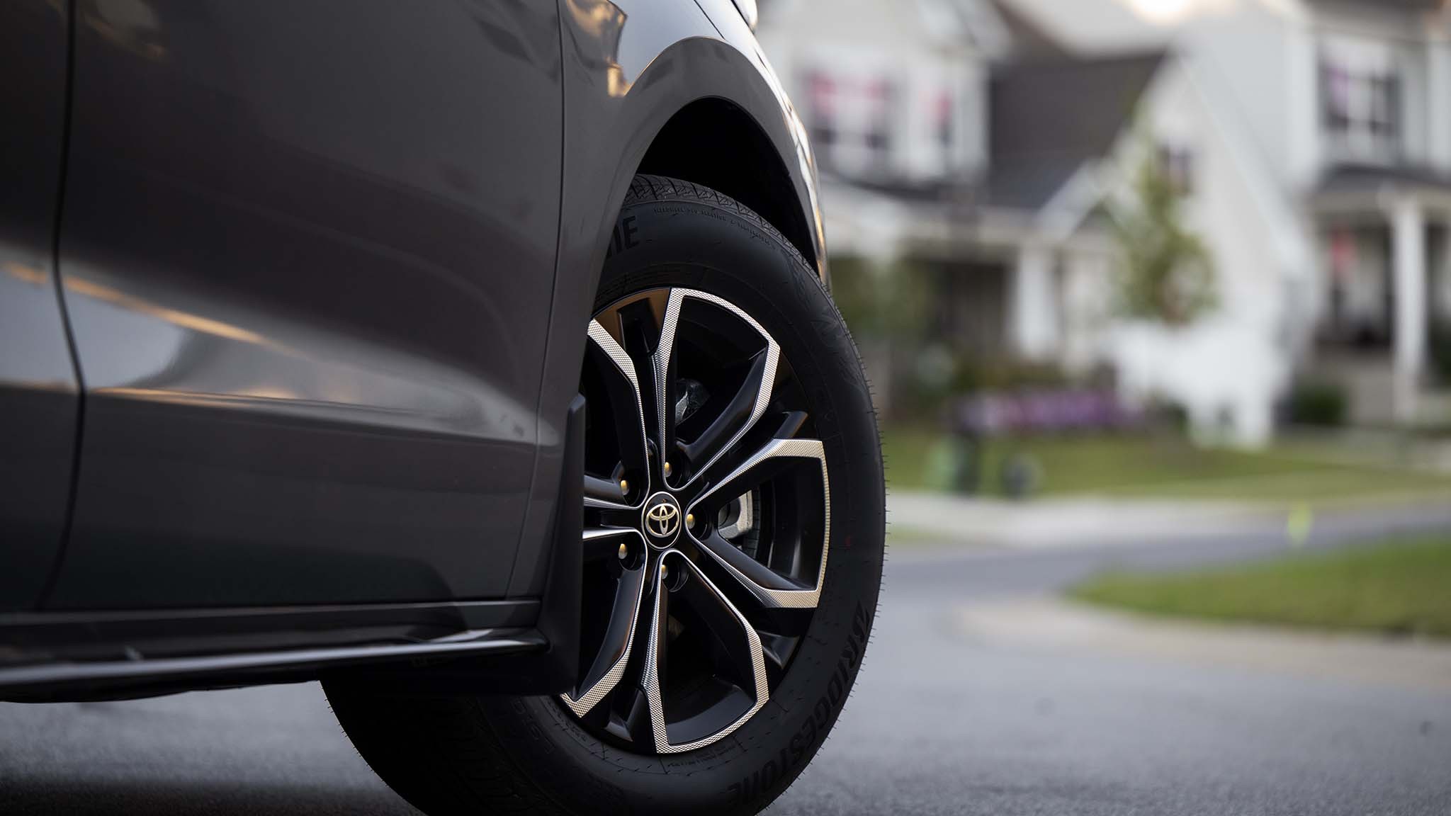 011 2025 toyota sienna wheel