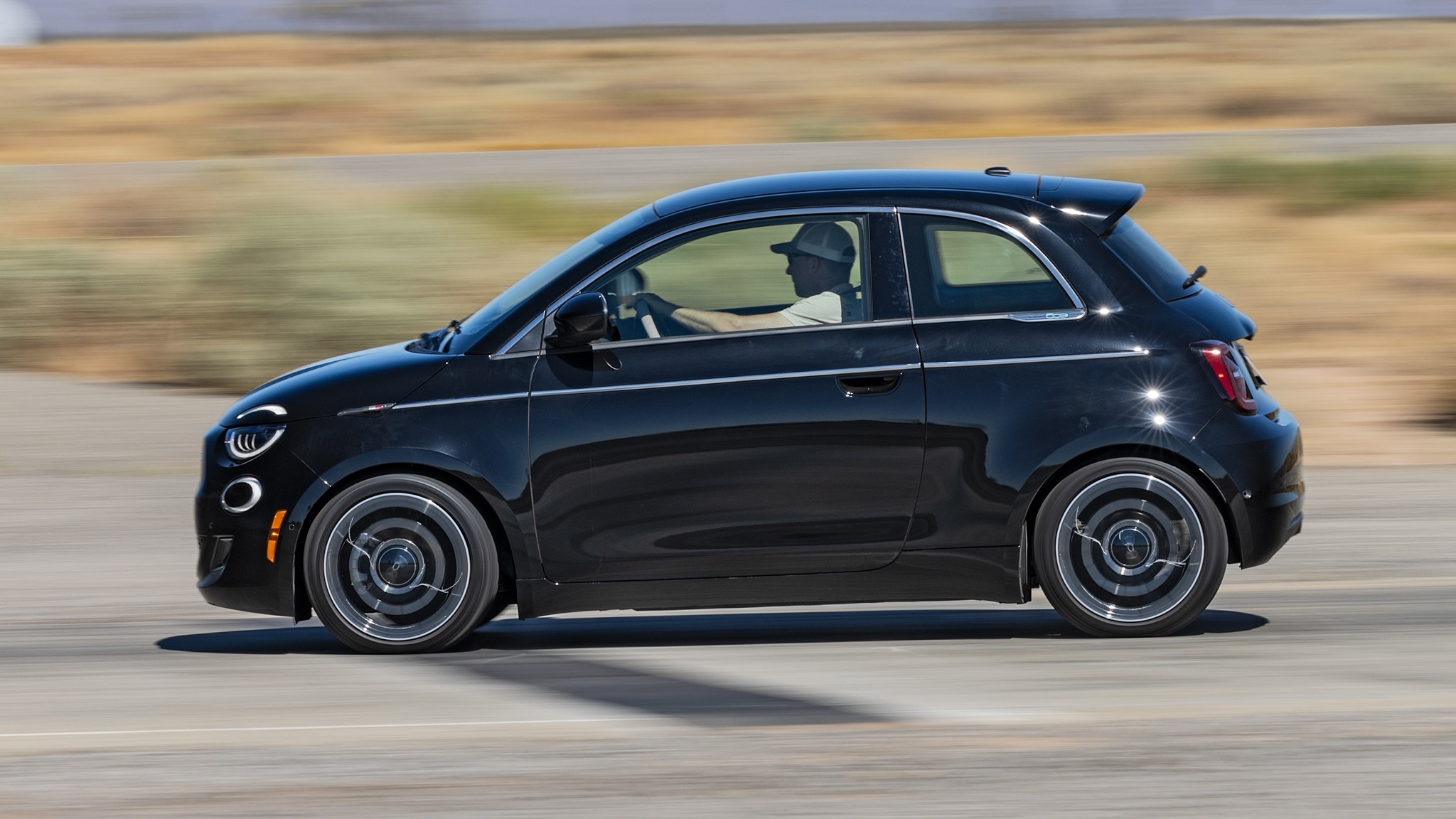 003 2024 Fiat 500e Inspired By Music Side Action