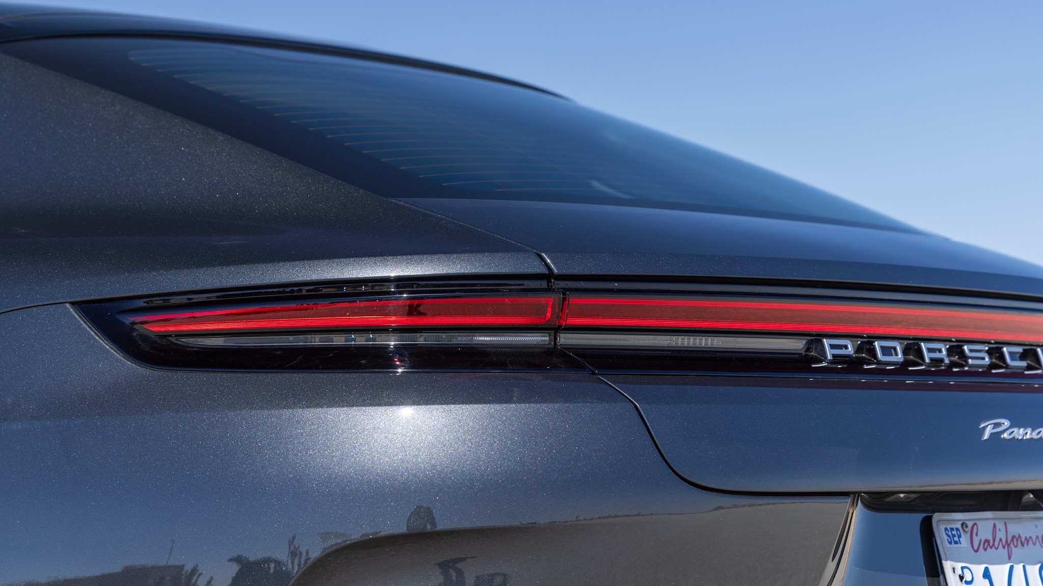 011 2024 Porsche Panamera