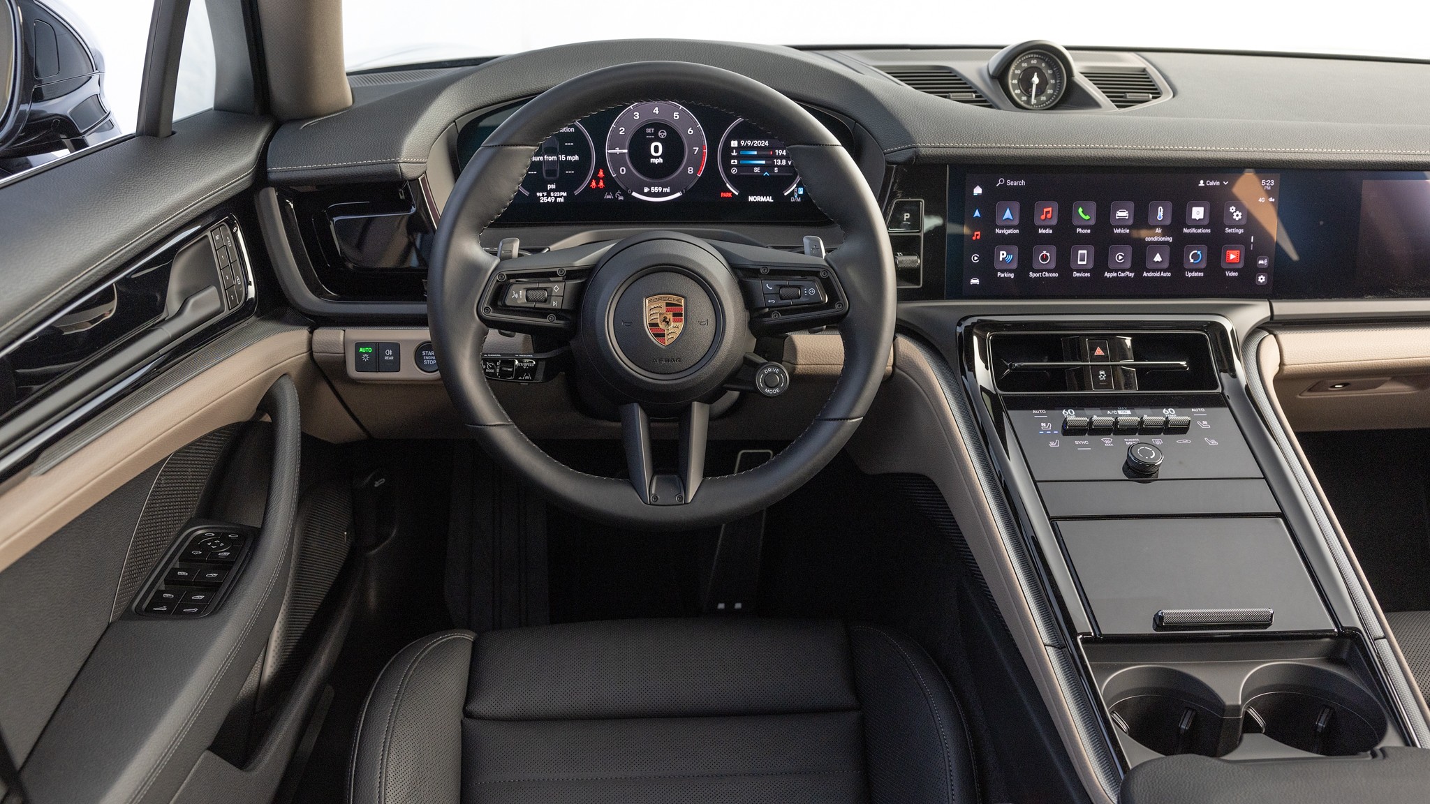 013 2024 Porsche Panamera Interior