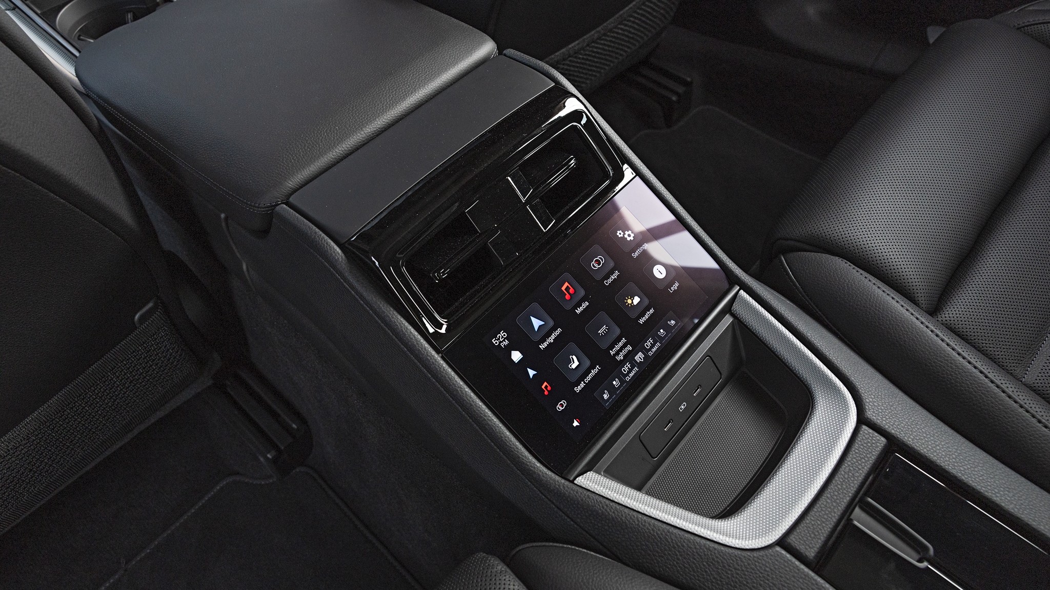 019 2024 Porsche Panamera