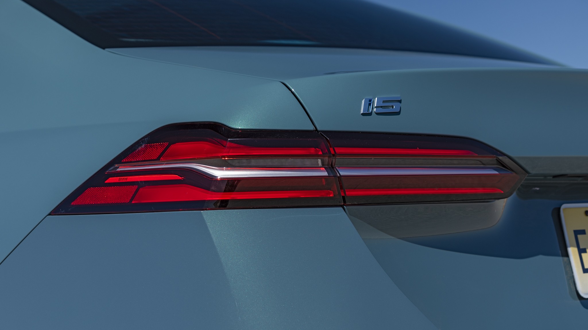 010 2024 BMW i5 eDrive40