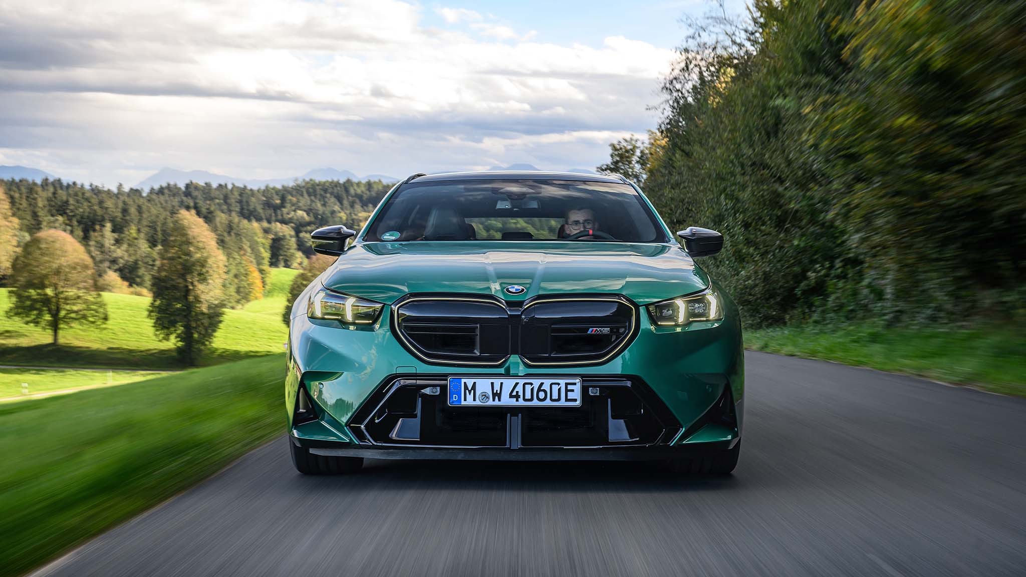 001 2025 bmw m5 touring wagon front view