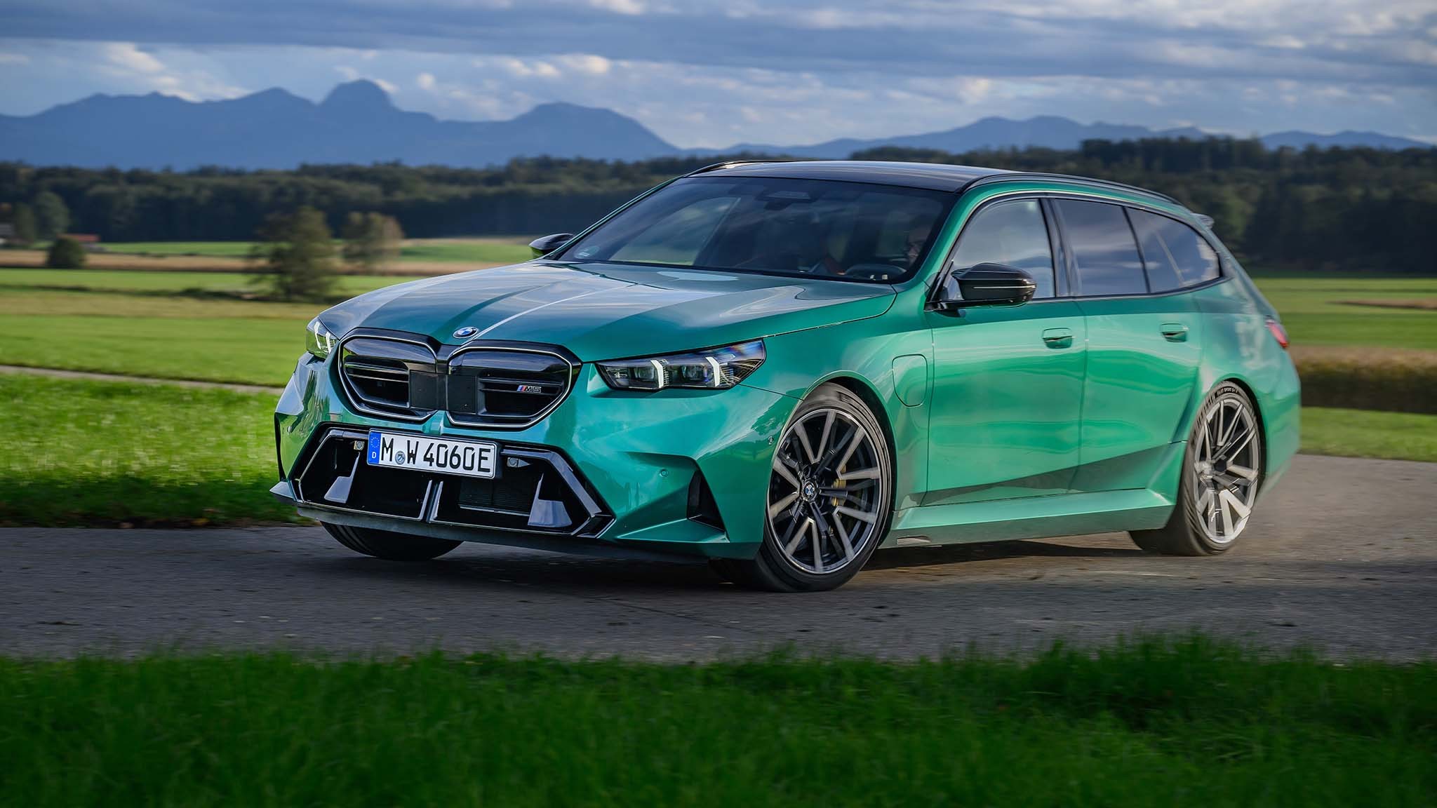 010 2025 bmw m5 touring wagon