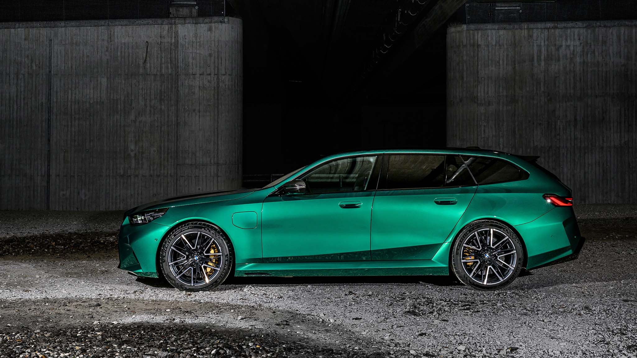 017 2025 bmw m5 touring wagon