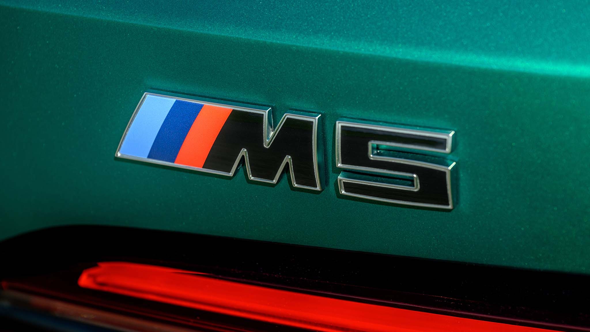 032 2025 bmw m5 touring wagon