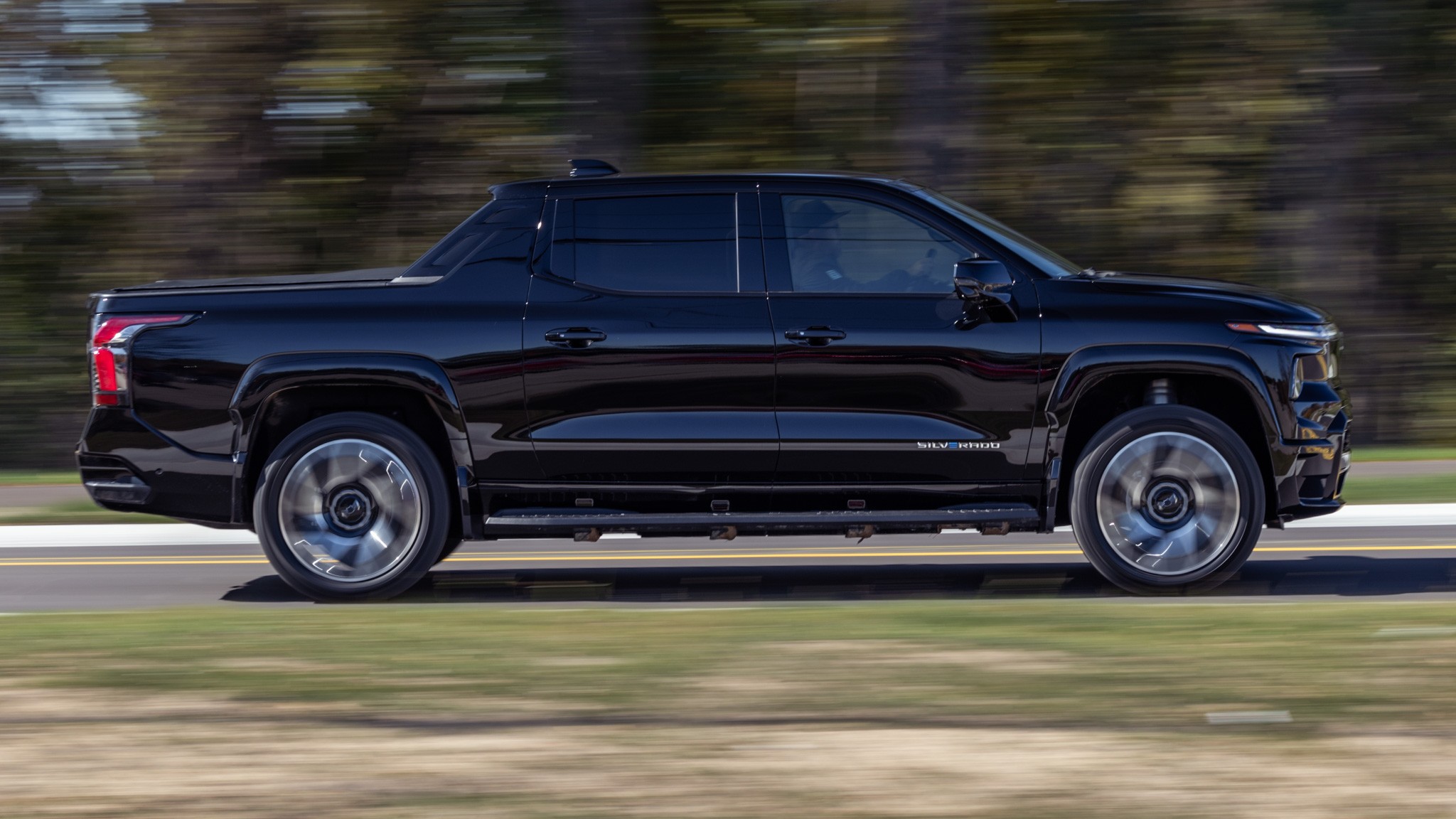 017 2024 Chevy Silverado EV RST