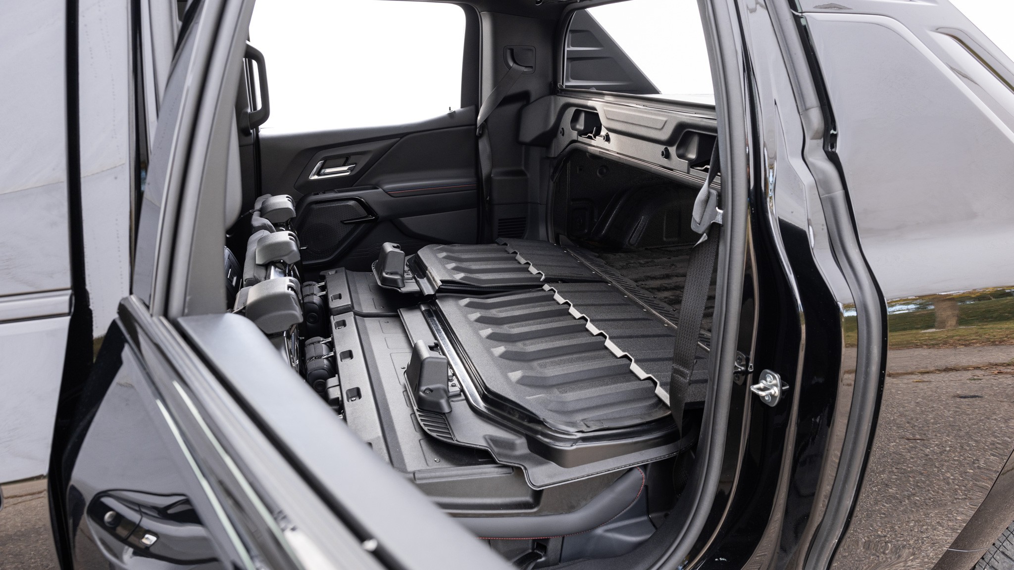 027 2024 Chevy Silverado EV RST