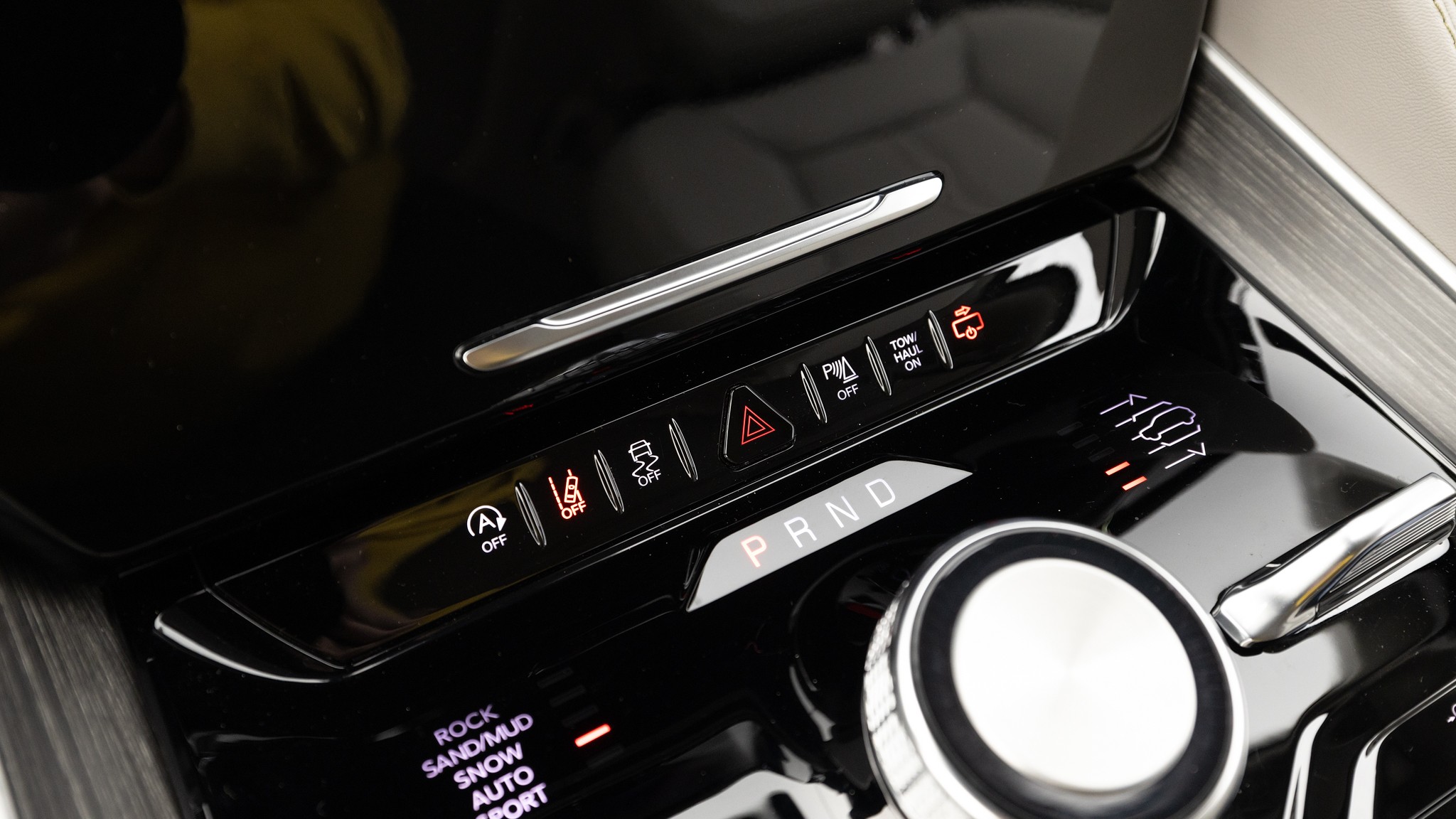 073 2023 Jeep Wagoneer