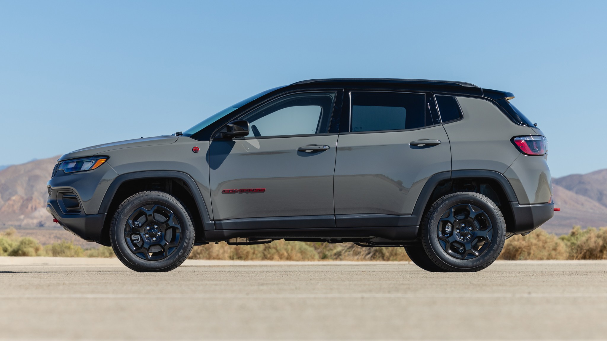 007 2025 Jeep Compass side view