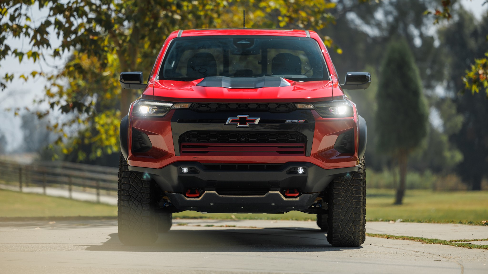 011 2024 Chevrolet Colorado ZR2 front view