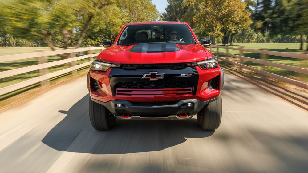 031 2024 Chevrolet Colorado ZR2 front view in motion