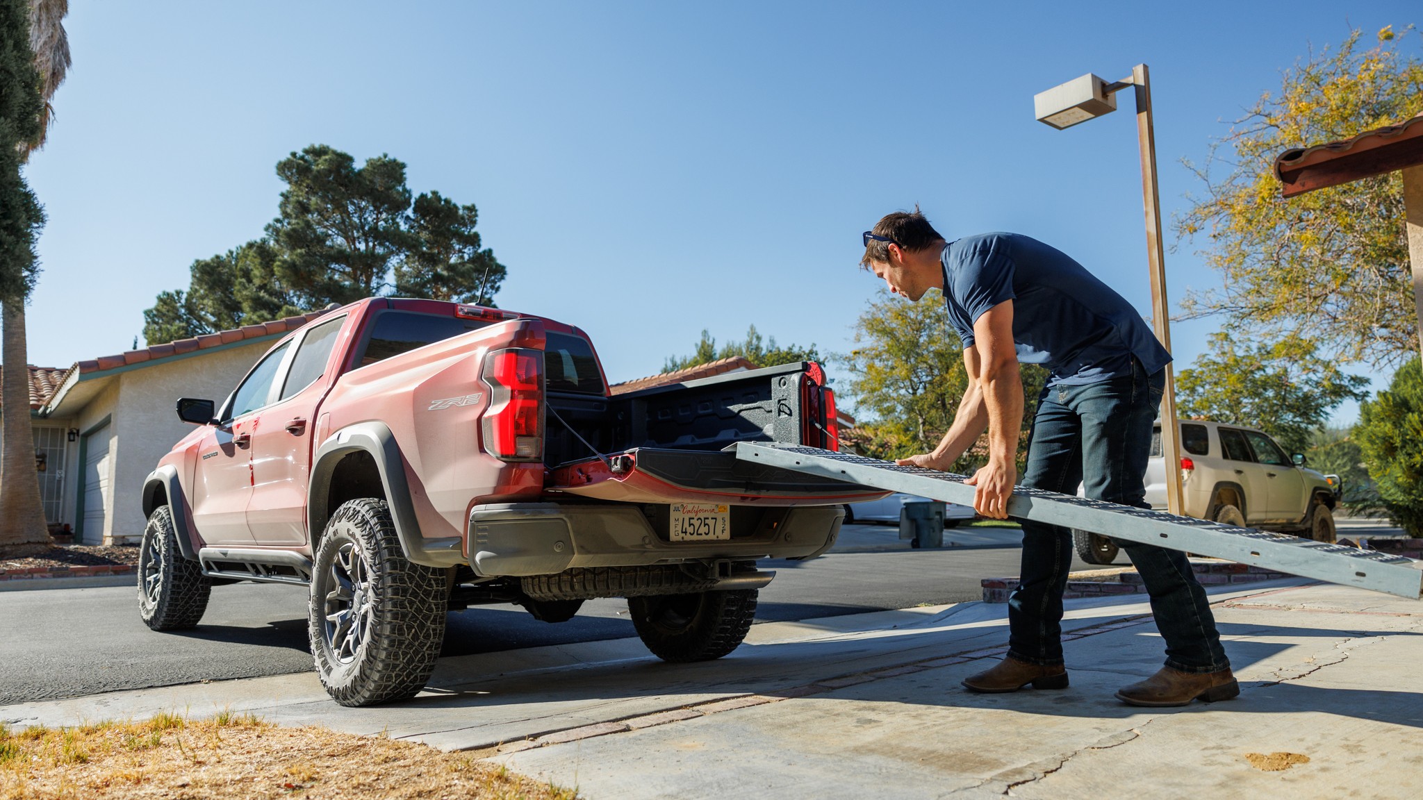 053 2024 Chevrolet Colorado ZR2
