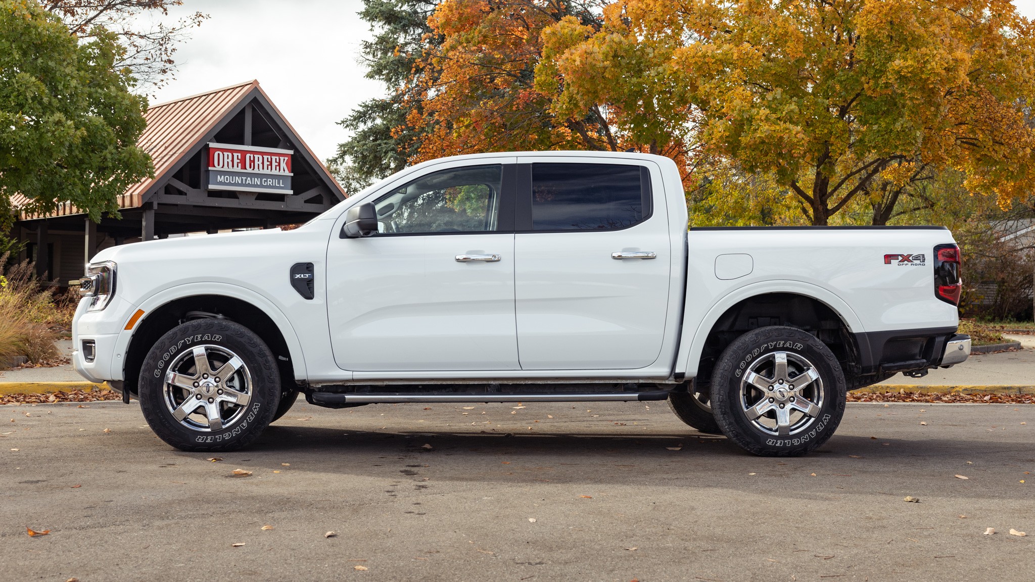 002 2024 Ford Ranger XLT Profile Static