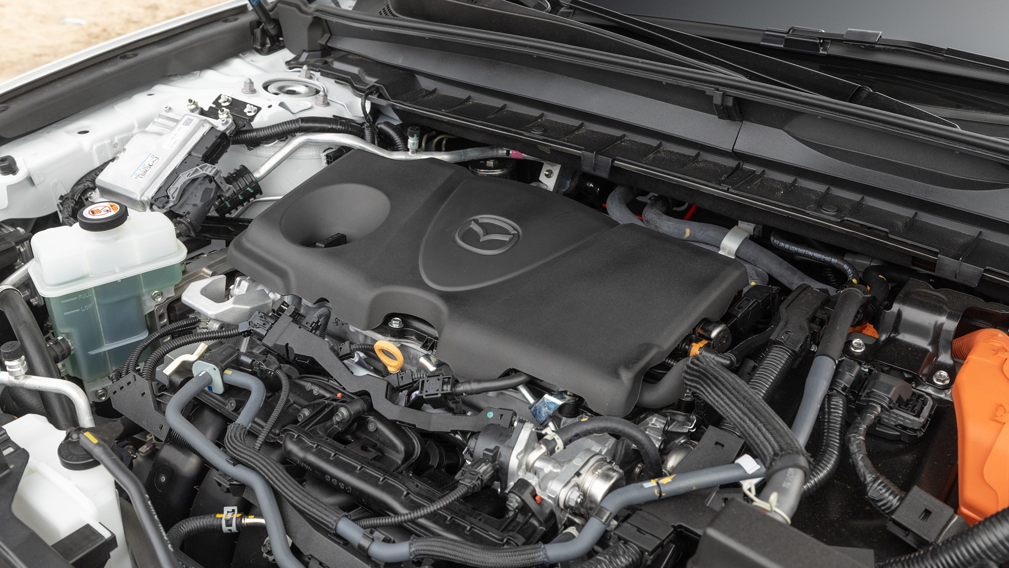 025 2025 Mazda CX50 Hybrid