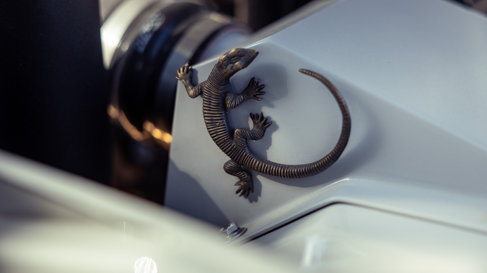 044 2024 ICON Jeep Cherokee