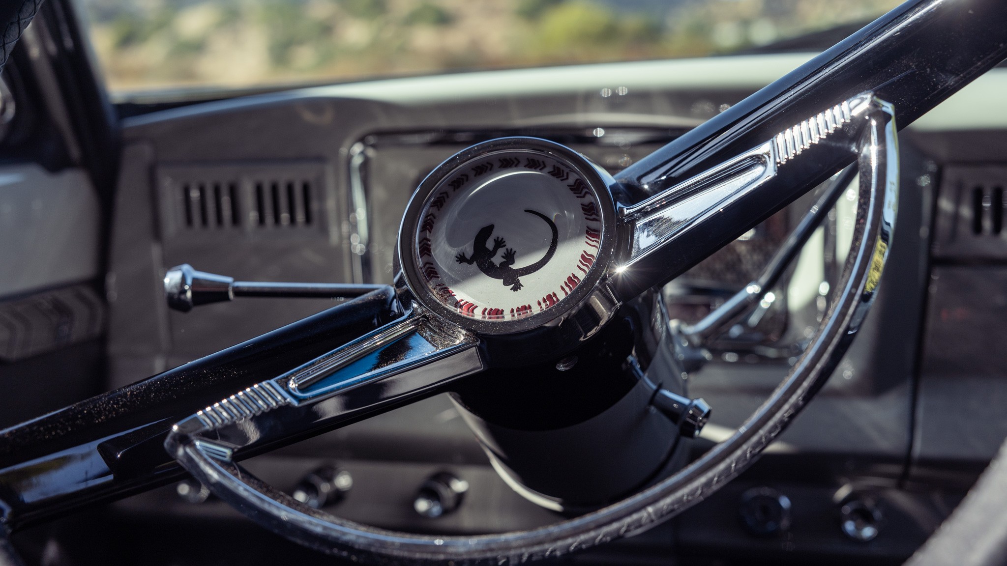 048 2024 ICON Jeep Cherokee