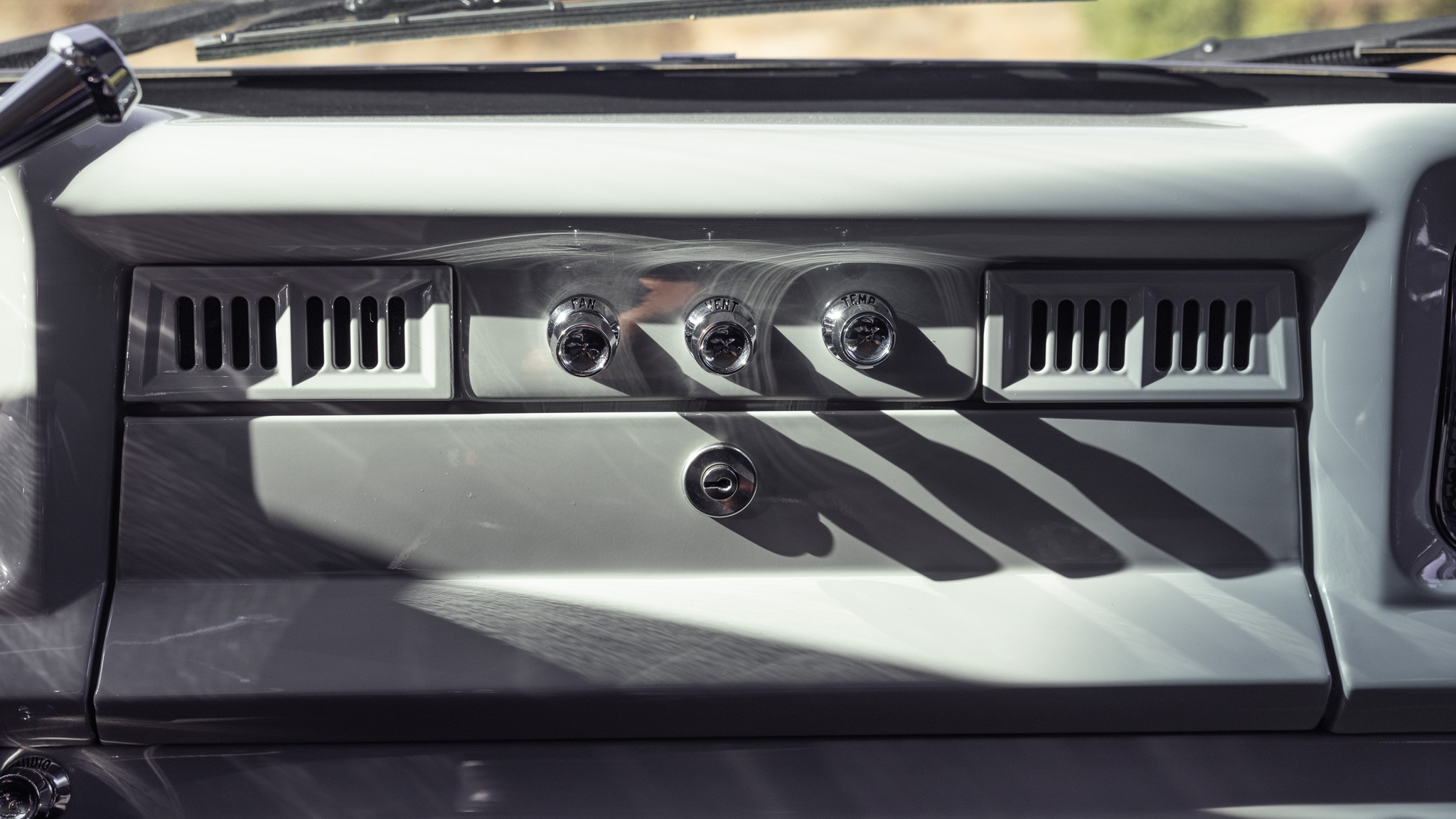 051 2024 ICON Jeep Cherokee