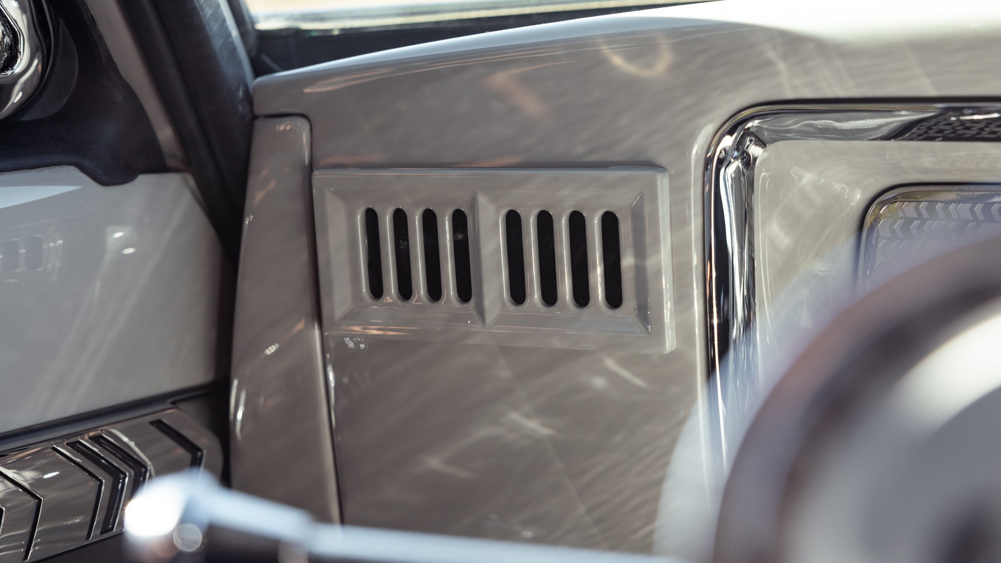 054 2024 ICON Jeep Cherokee