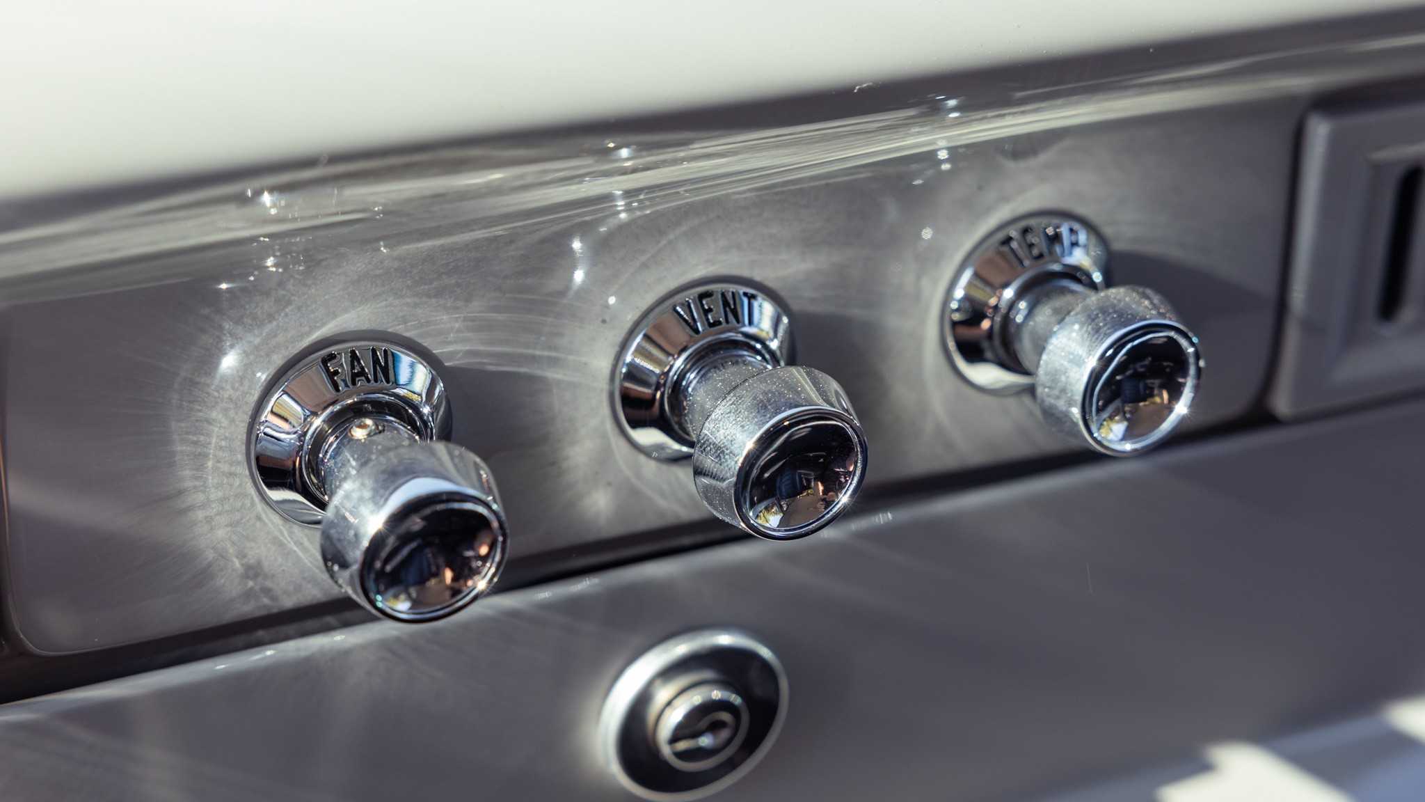 055 2024 ICON Jeep Cherokee