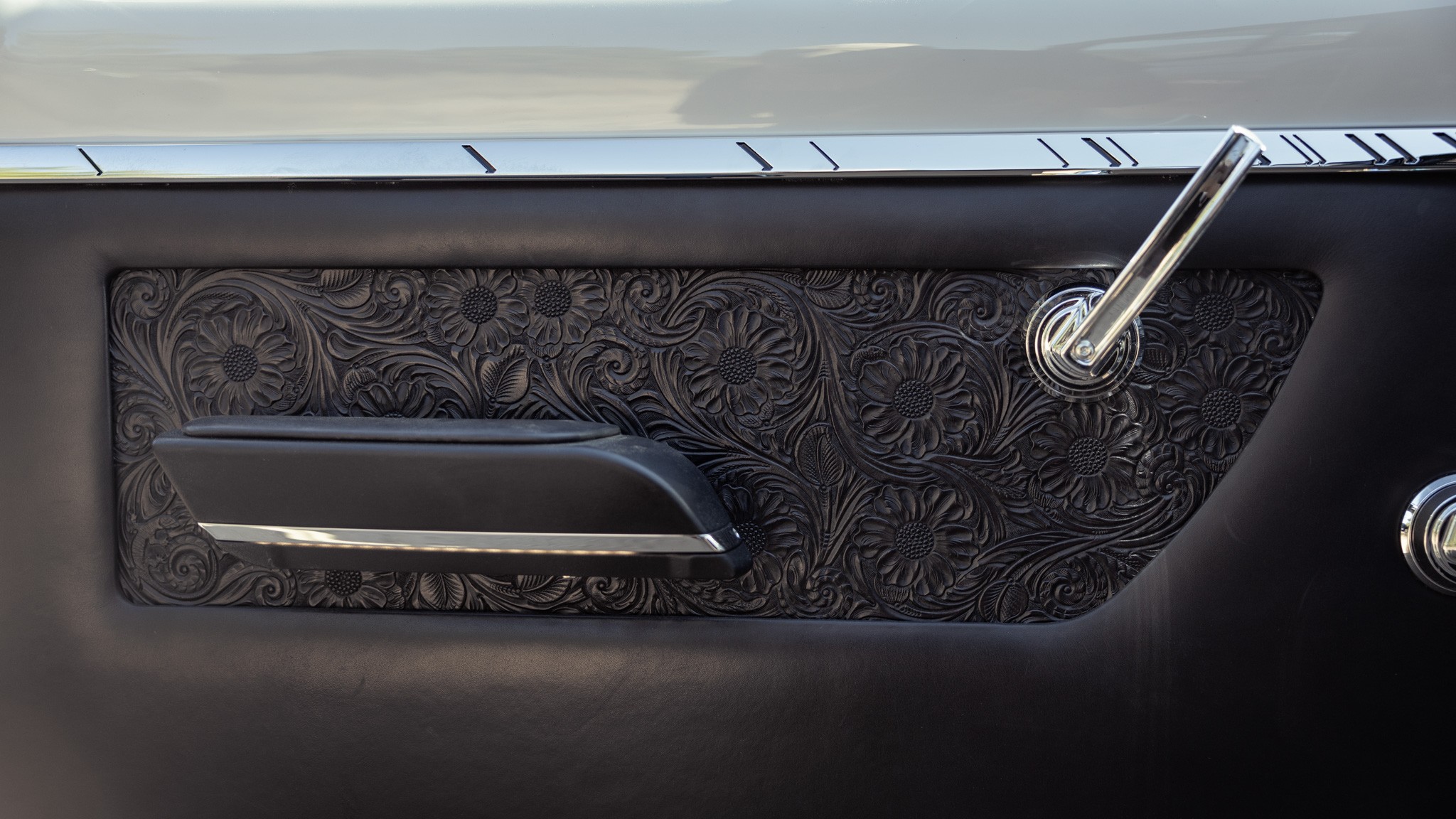 061 2024 ICON Jeep Cherokee