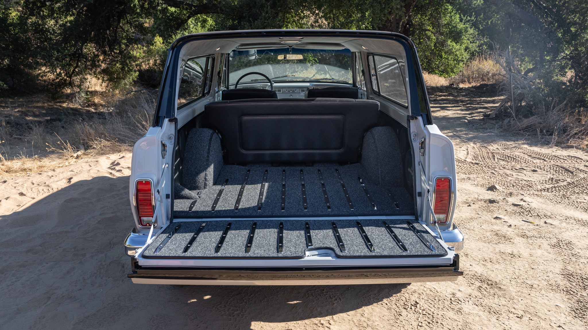 062 2024 ICON Jeep Cherokee