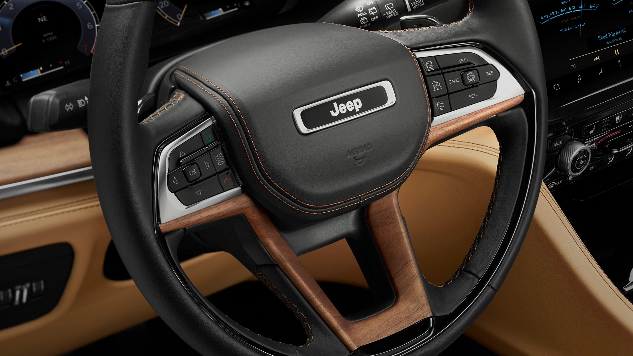 5 2025 Jeep Grand Cherokee L interior