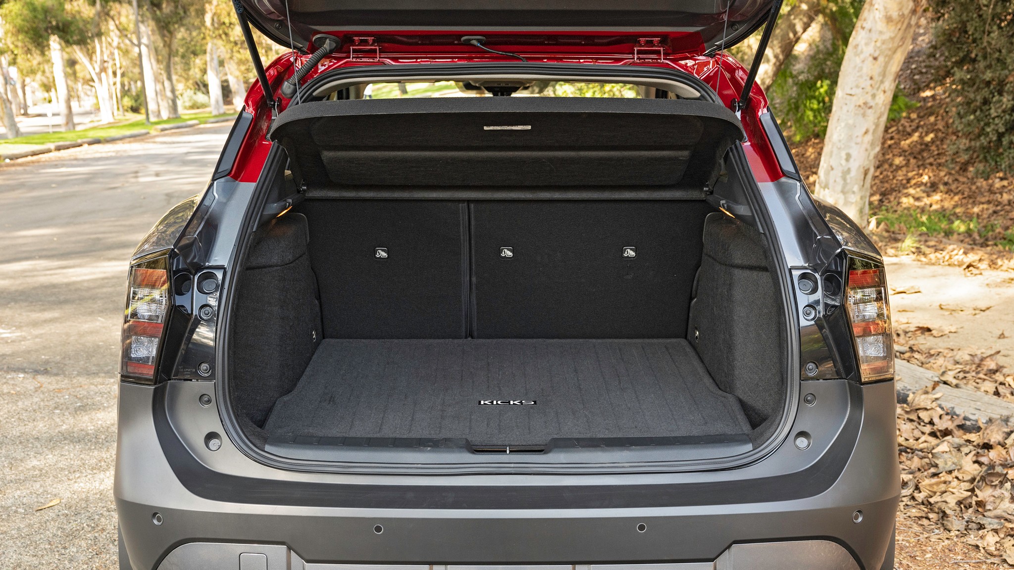 024 2025 Nissan Kicks trunk