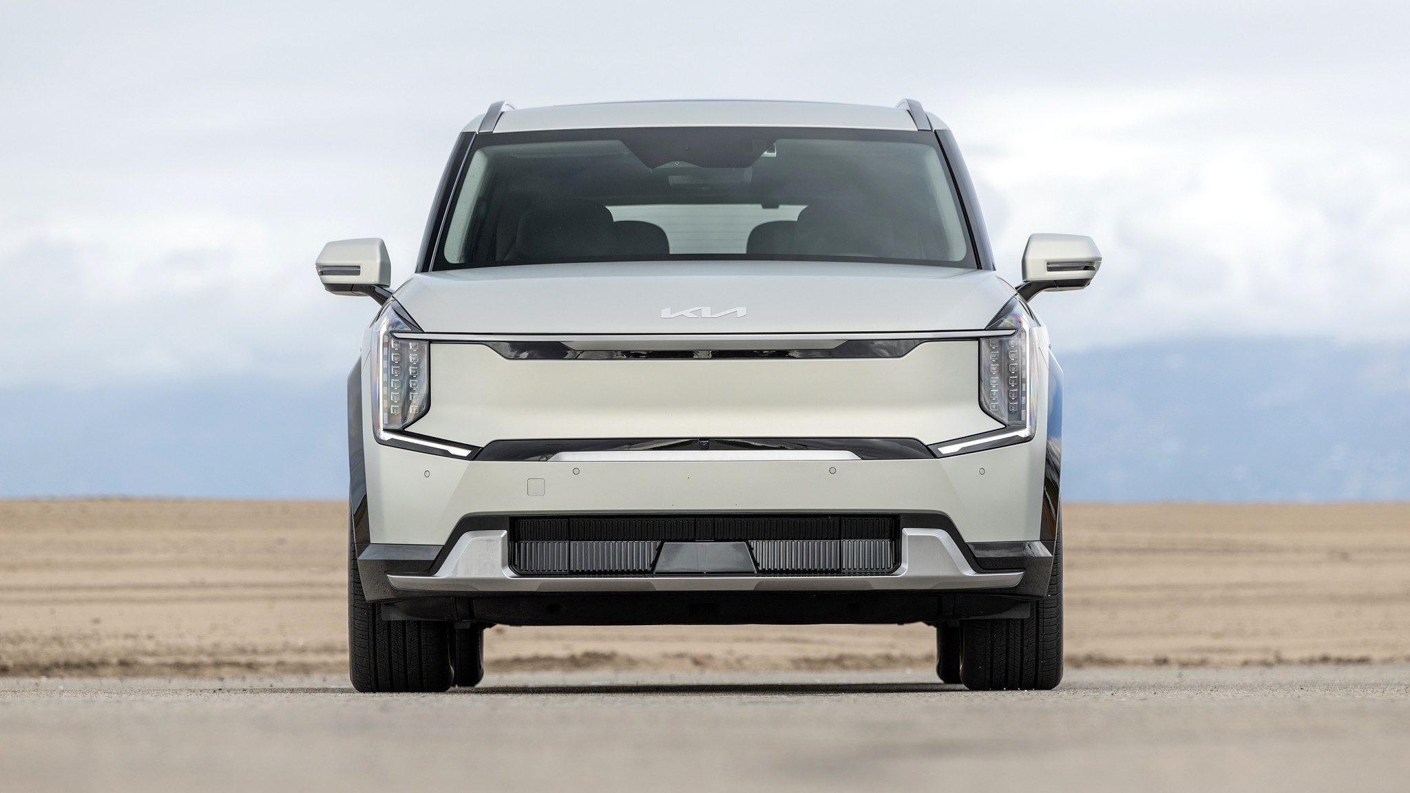 002 2025 Kia EV9 AWD front view