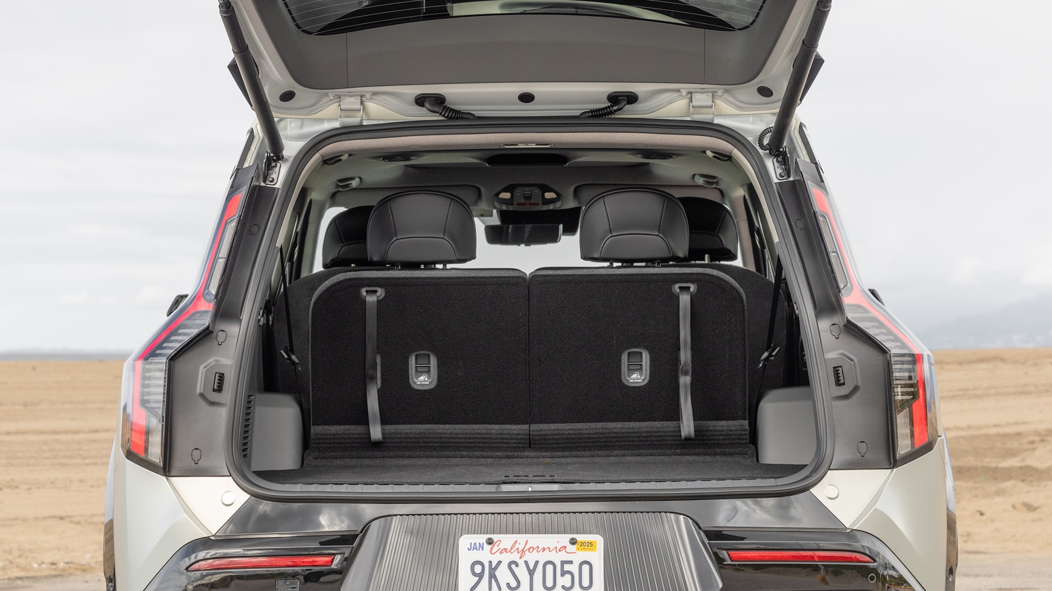 032 2025 Kia EV9 AWD cargo