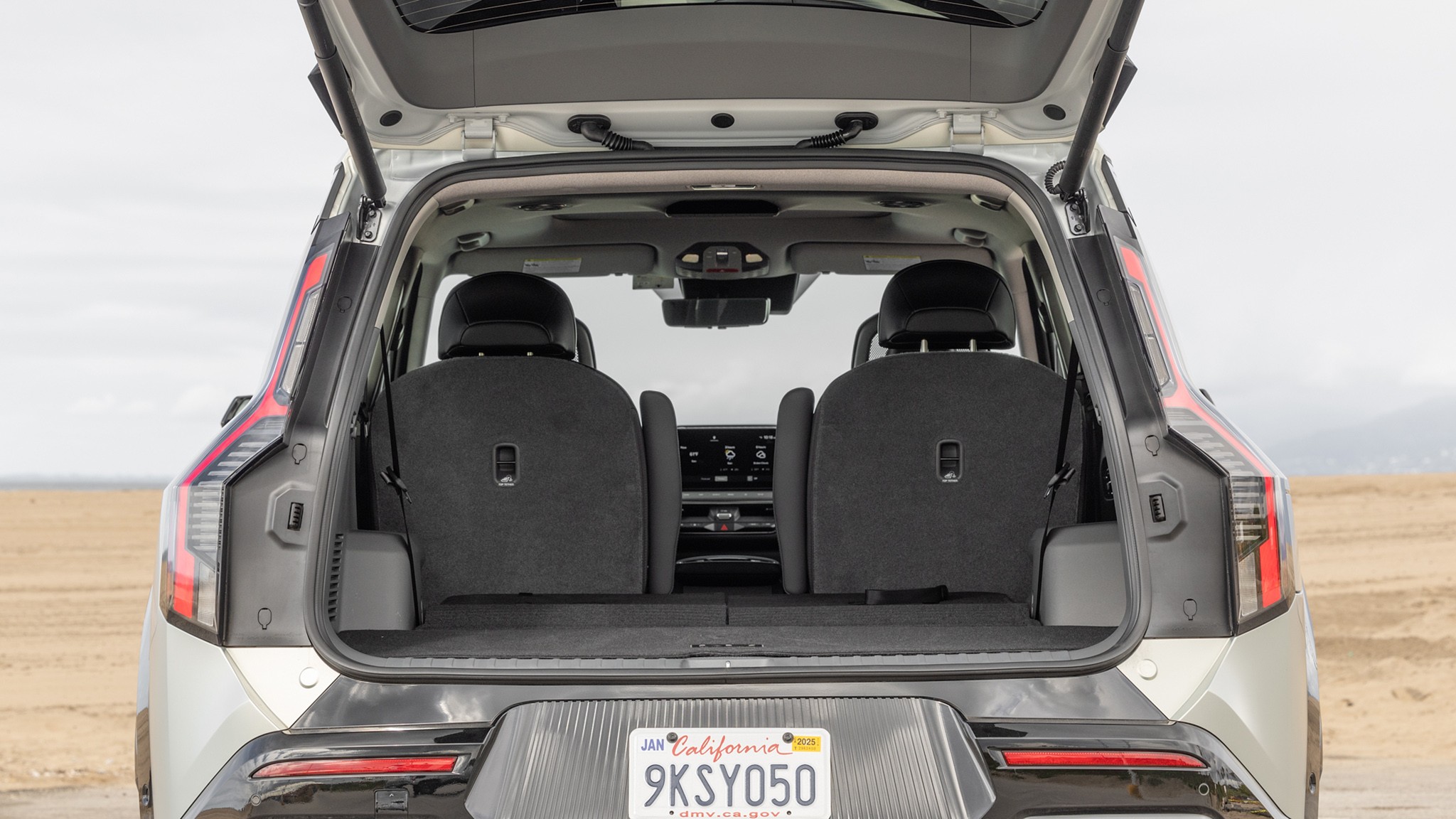 033 2025 Kia EV9 AWD cargo