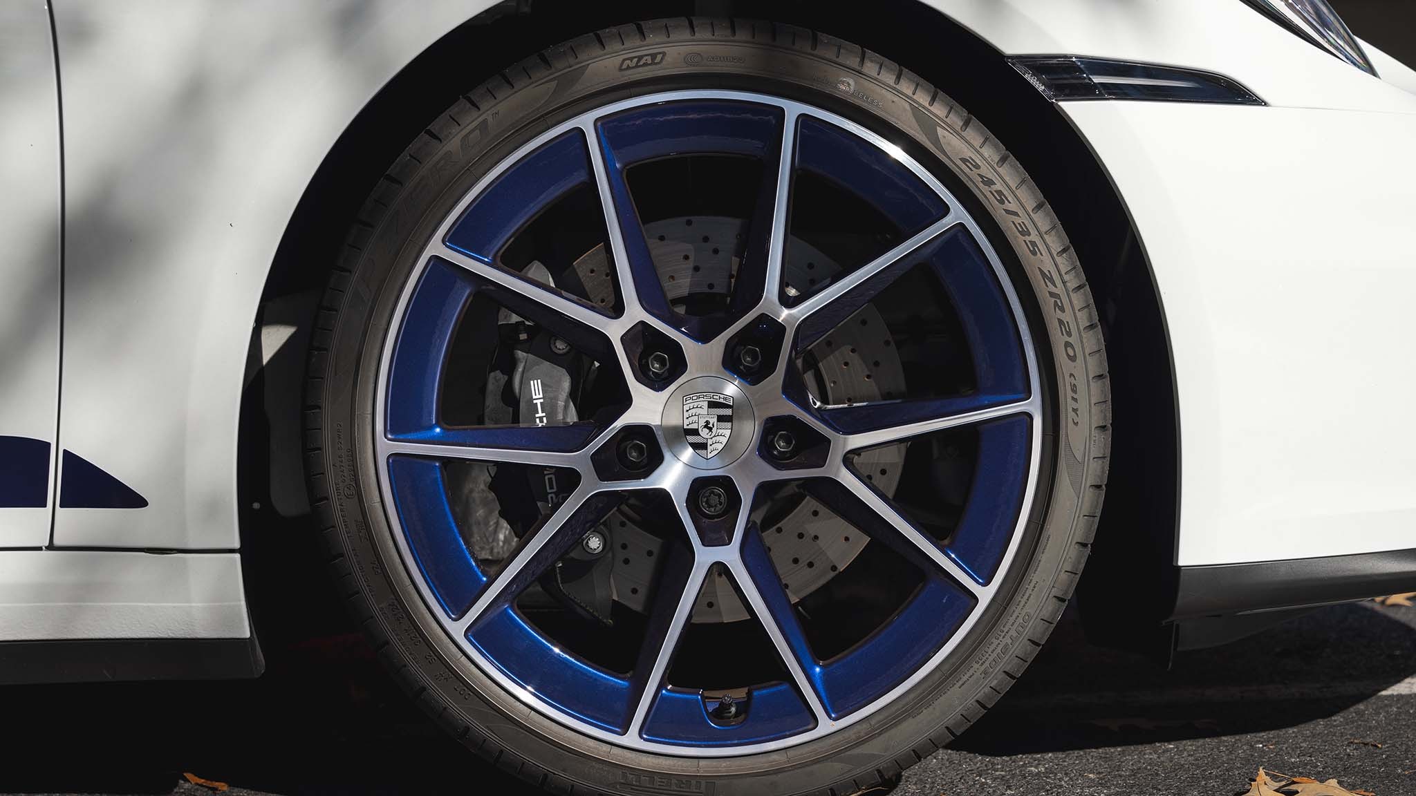 038 2025 porsche 911 carrera t wheel