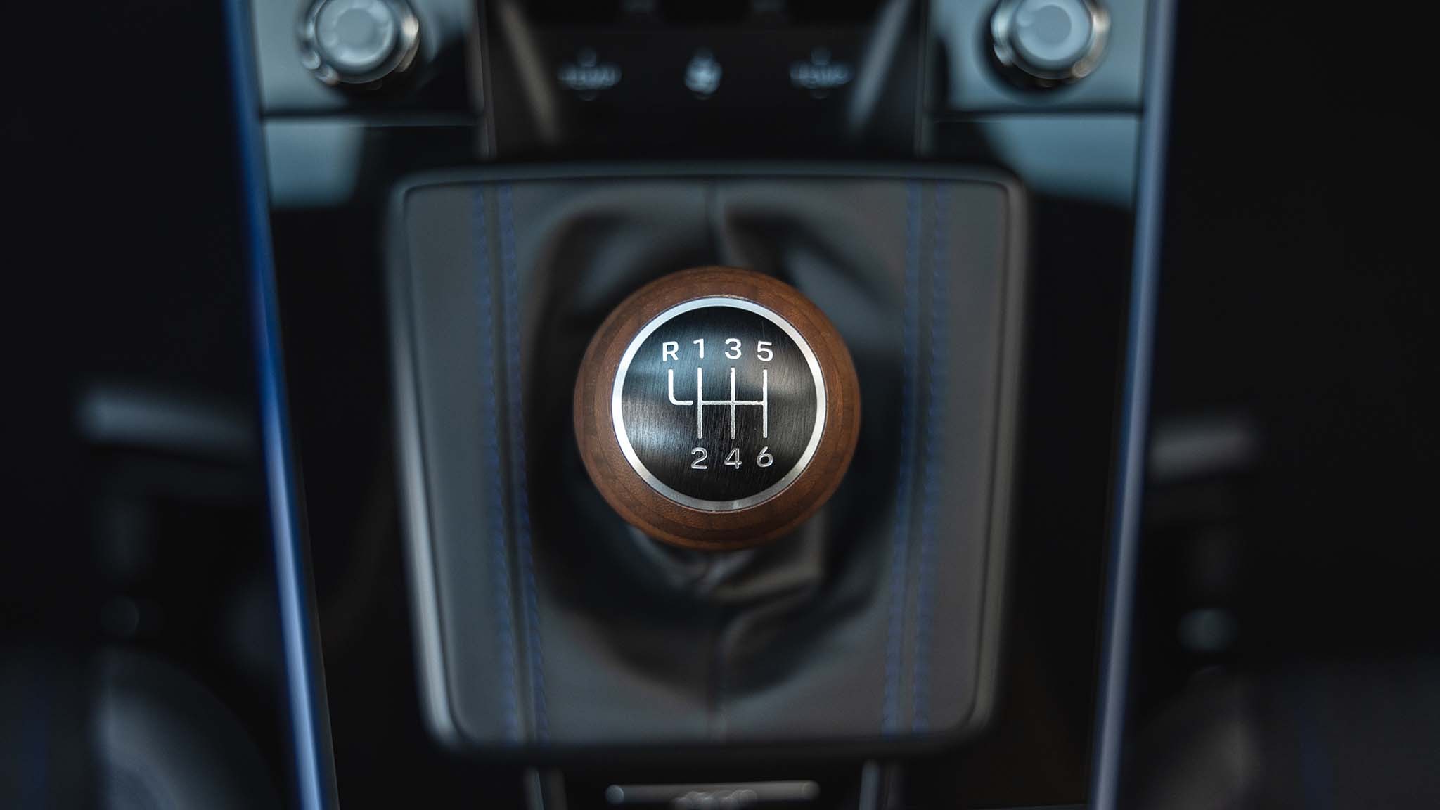 046 2025 porsche 911 carrera t