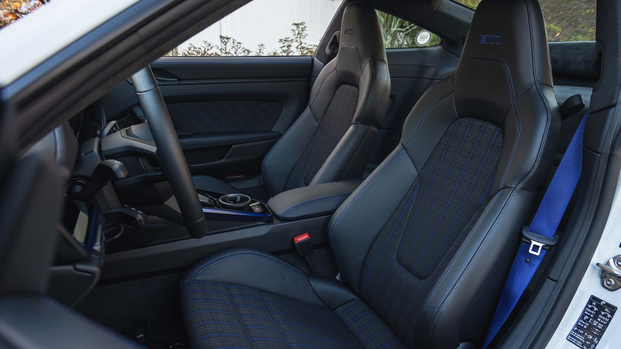 049 2025 porsche 911 carrera t