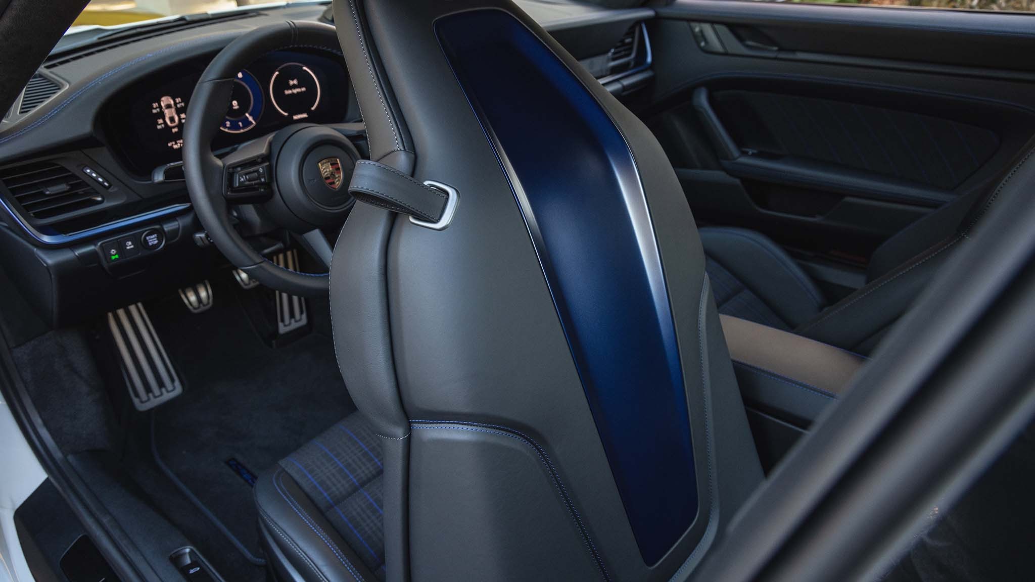 053 2025 porsche 911 carrera t