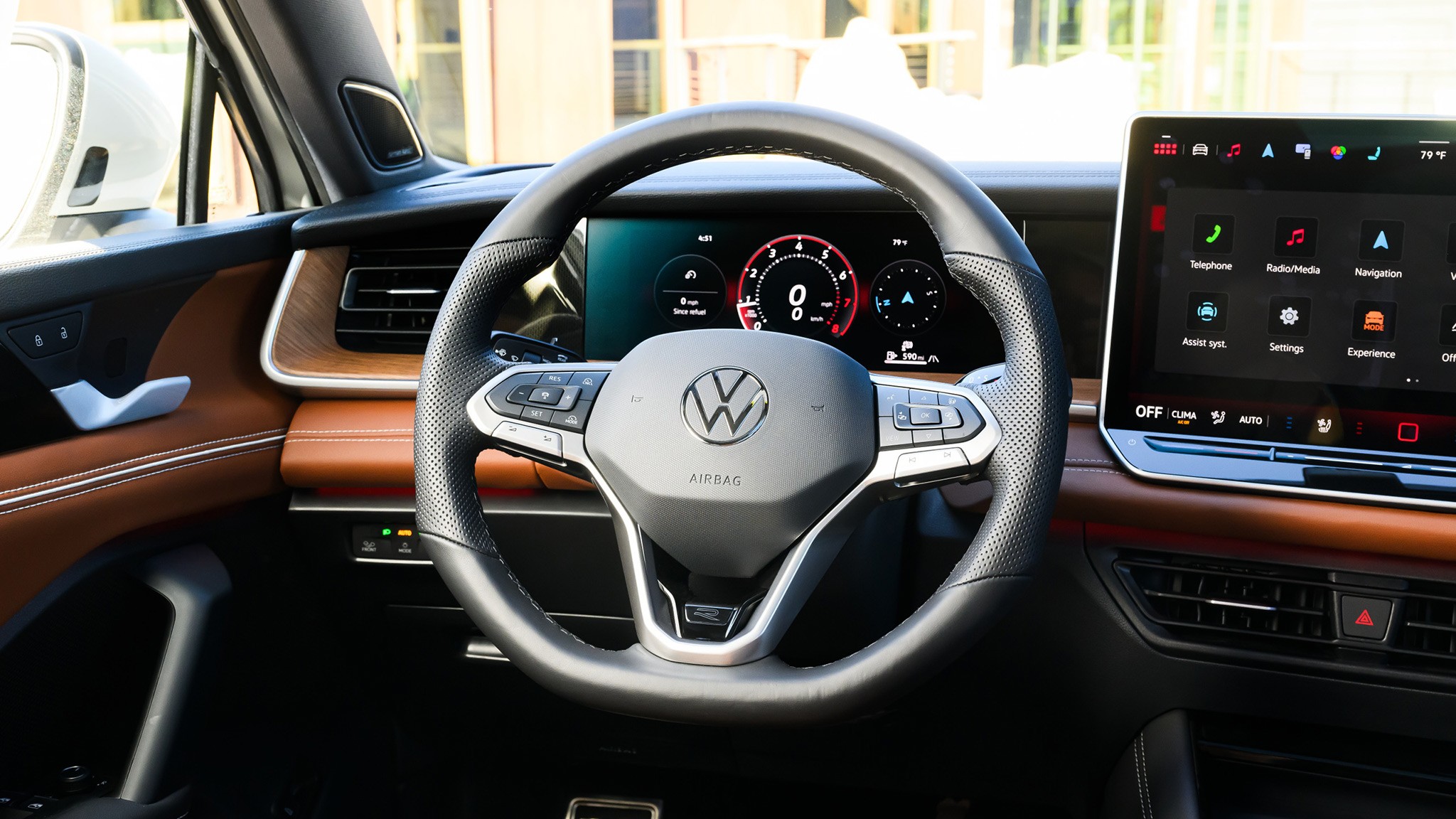 2025 Volkswagen Tiguan interior 3