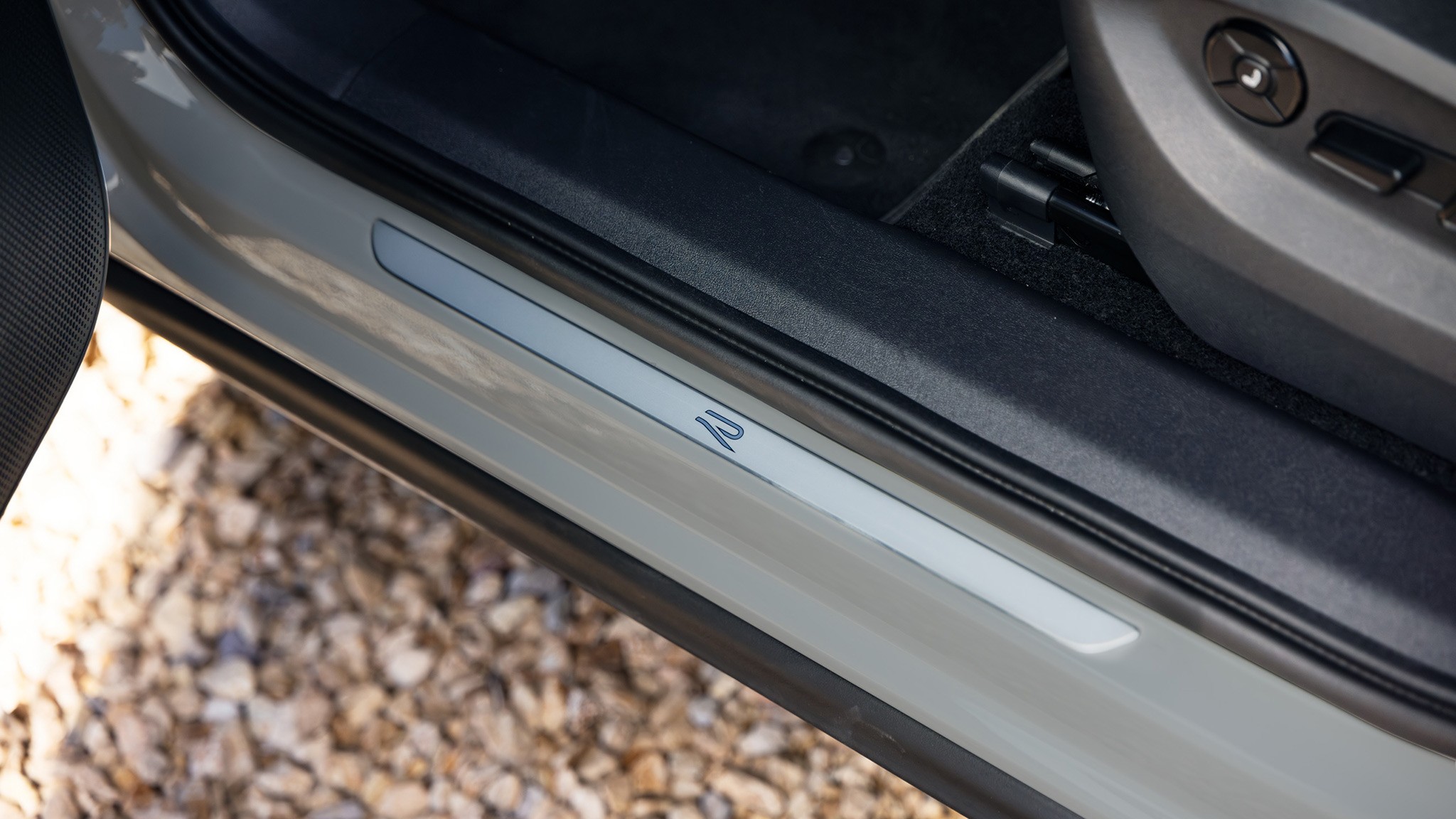 2025 Volkswagen Tiguan interior 43