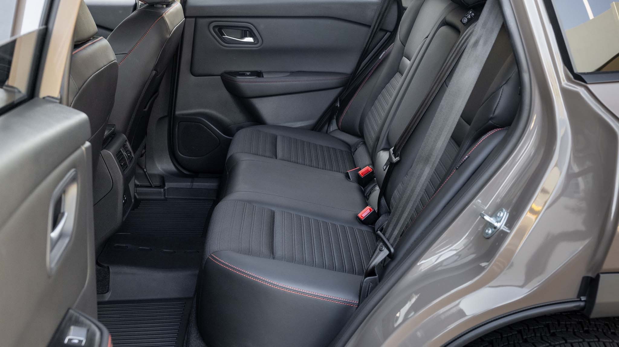 023 2025 Nissan Rogue Rock Creek rear seats